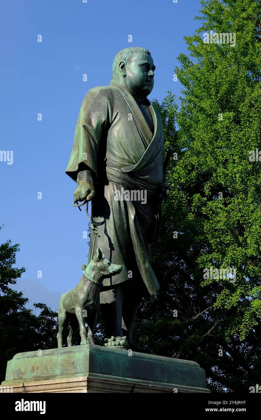 La statua di Saigo Takamori (1827-1877) Samurai, generale e uomo politico giapponese nel Parco di Ueno. Ueno, Tokyo, Giappone Foto Stock
