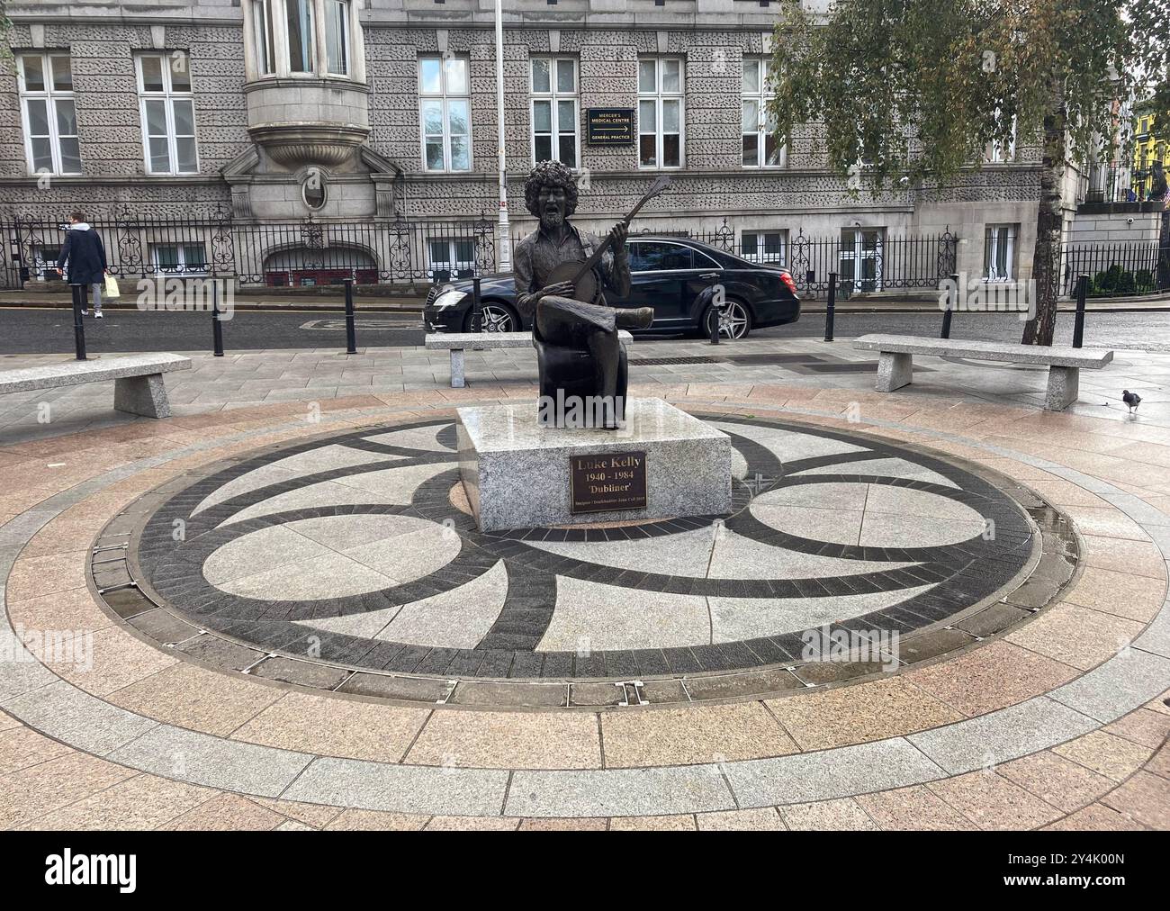 Dublino, IRLANDA. 4 settembre 2024. 20240904 - Una statua in bronzo a grandezza naturale del cantante irlandese e musicista folk Luke Kelly si trova sul lato sud di Dublino, Irlanda. (Immagine di credito: © Chuck Myers/ZUMA Press Wire) SOLO PER USO EDITORIALE! Non per USO commerciale! Foto Stock