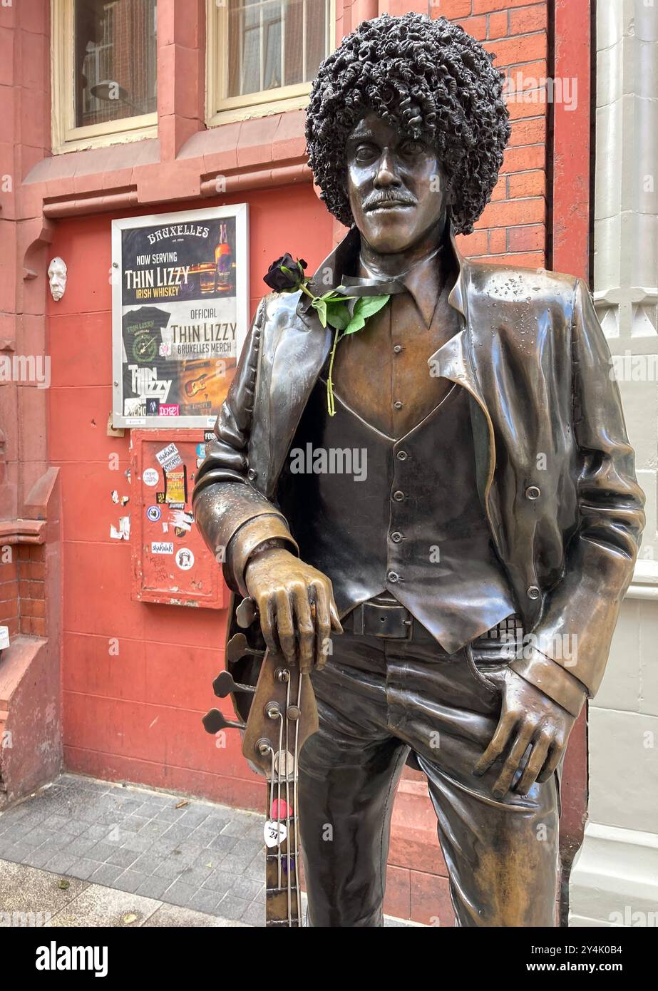 Dublino, IRLANDA. 4 settembre 2024. 20240904 - Una statua di bronzo di Philip Lynott, musicista irlandese e co-fondatore della rock band Thin Lizzy, si trova in Harry Street a Dublino, Irlanda. (Immagine di credito: © Chuck Myers/ZUMA Press Wire) SOLO PER USO EDITORIALE! Non per USO commerciale! Foto Stock