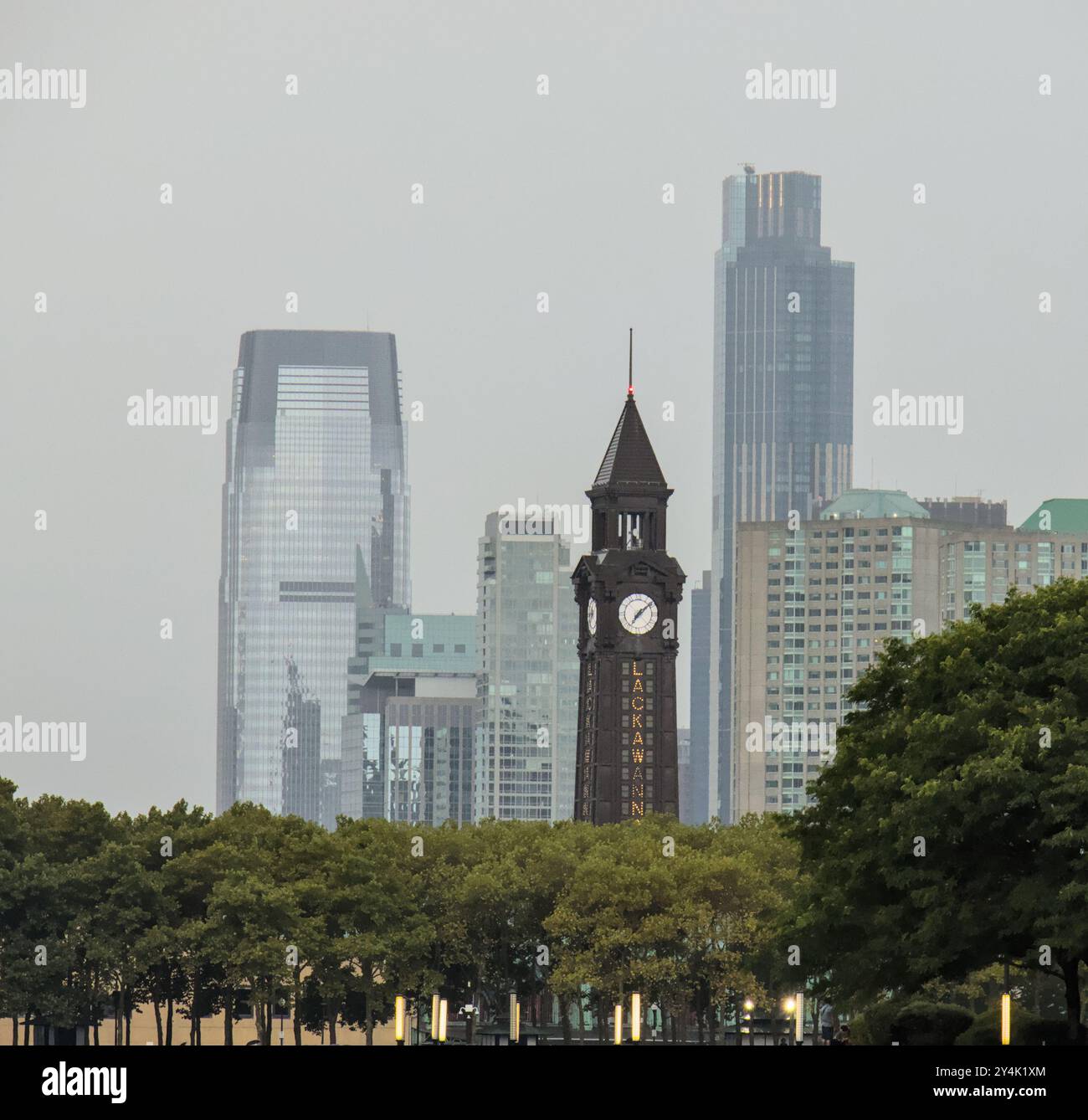 la nuova maglia hoboken con la maglia city skycrapers sullo sfondo Foto Stock