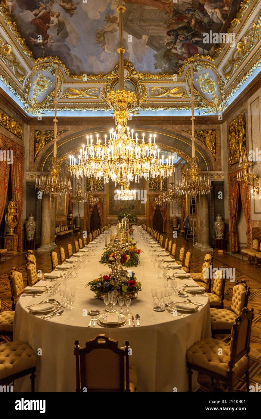 Il Palazzo reale di Madrid è la residenza ufficiale della famiglia reale spagnola. Foto Stock