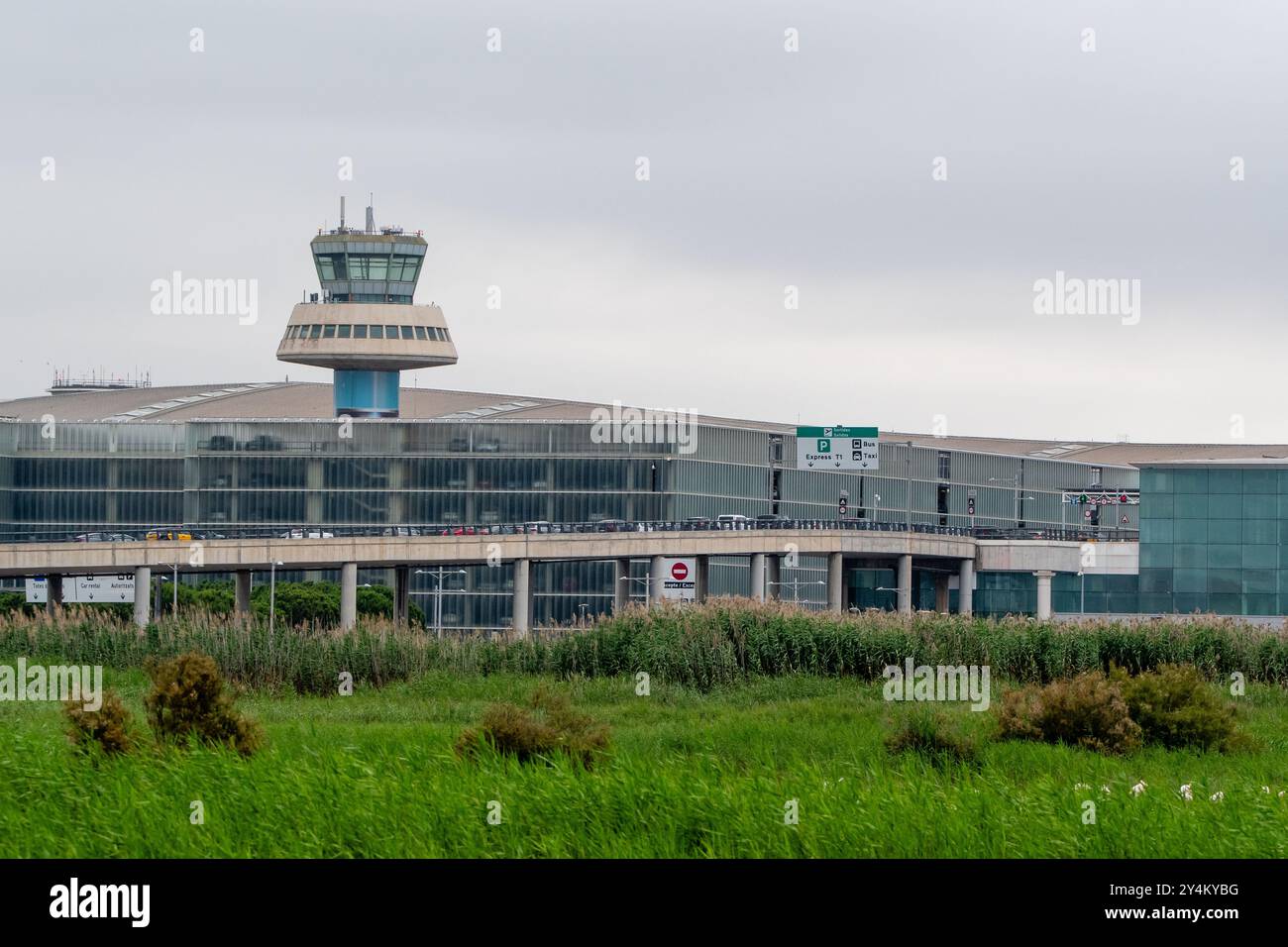 Vista del Terminal 1, aeroporto Josep Tarradellas di Barcellona-El Prat, Barcellona, Catalogna, Spagna Foto Stock