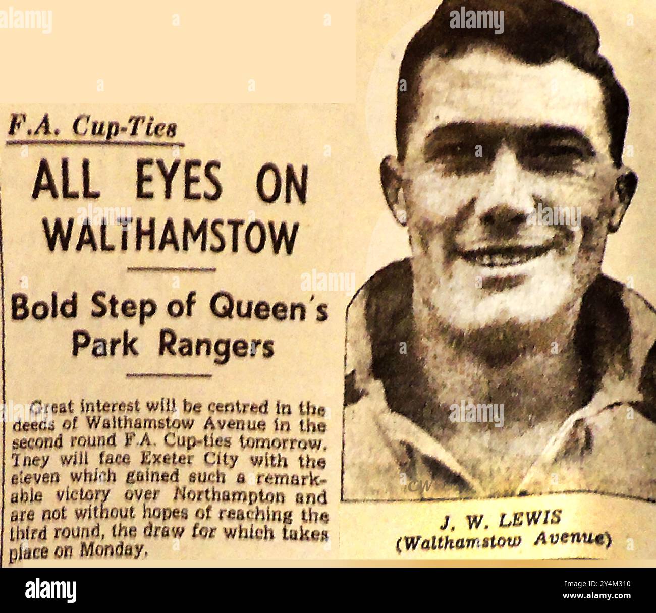 11 dicembre 1936 - News Chronicle Newspaper - Un ritratto del giocatore di calcio di Walthamstow Avenue J. W Lewis ( 1927 - 2011) . Conosciuto come James Lewis o semplicemente Jim Lewis, il calciatore inglese. è stato uno dei calciatori dilettanti di maggior successo della sua generazione. Ha giocato anche per il Leyton Orient e il Chelsea e ha vinto 49 presenze per la nazionale amatoriale inglese, Foto Stock