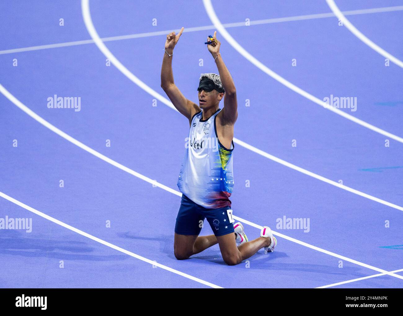 PARIGI, FRANCIA - 01 SETTEMBRE: Enderson German Santos Gonzalez celebra dopo i 400 m di corsa durante la gara di atletica leggera della Parigi 2024 Estate Foto Stock