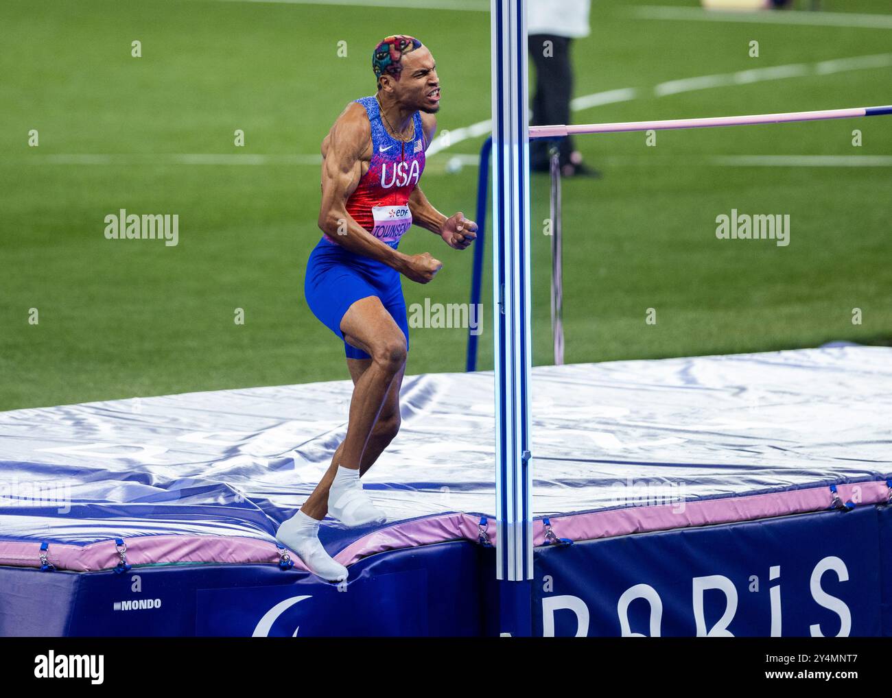 PARIGI, FRANCIA - 01 SETTEMBRE: Roderick Townsend, USA, celebra la vittoria della medaglia d'oro nel salto in alto durante la gara di atletica leggera del Paris 20 Foto Stock