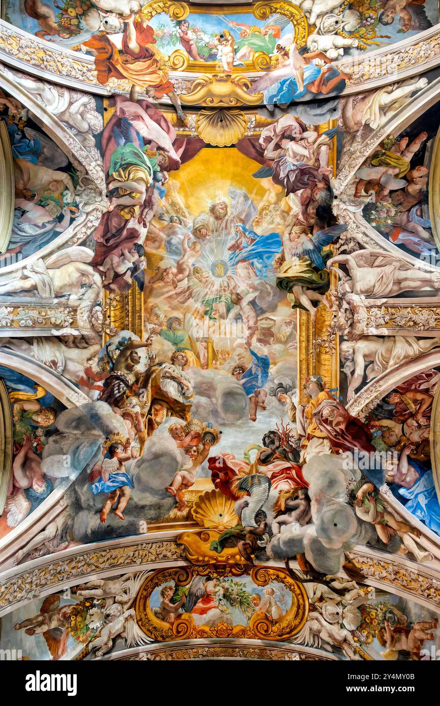 Affresco barocco Trionfo del nome di Maria di Filippo Gherardi sul soffitto della Chiesa di San Pantaleo e San Giuseppe Calasanzio, Roma, Italia Foto Stock