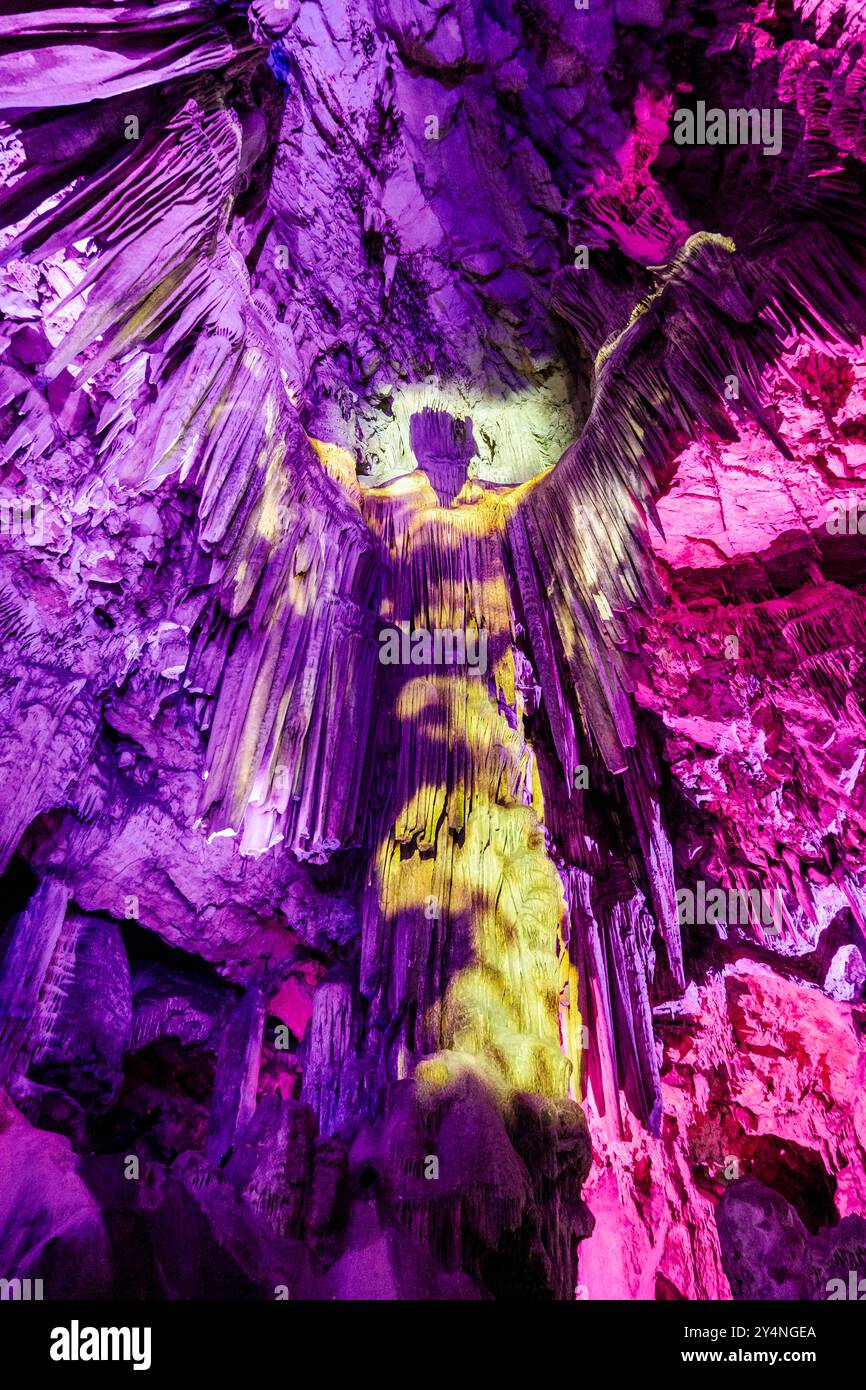 Grotta di San Michele di Gibilterra nella costa meridionale della Spagna, in Europa Foto Stock