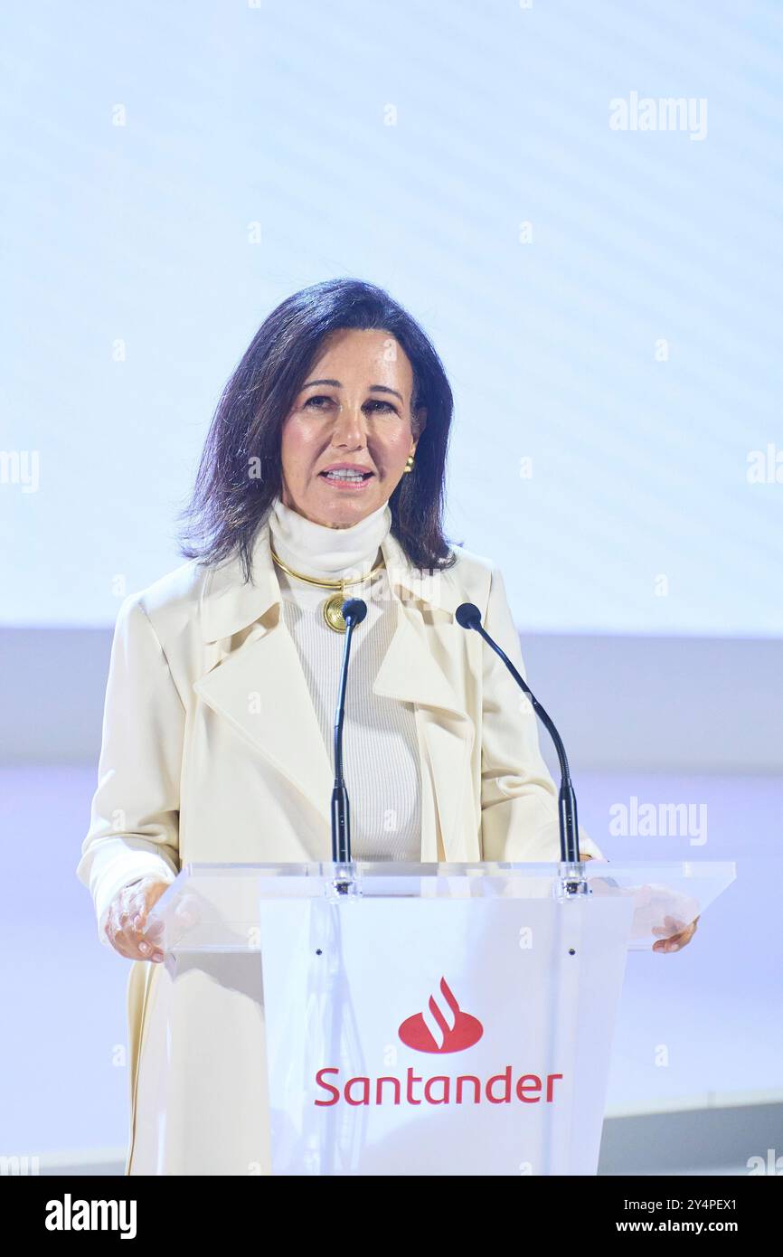 Patricia Botin partecipa al bando annuale di presentazione delle candidature per i "progetti sociali del Banco Santander" presso il Centro di formazione "El Solaruco" del gruppo comune di Santander l'11 giugno 2024 a Boadilla del Monte, in Spagna. Foto Stock