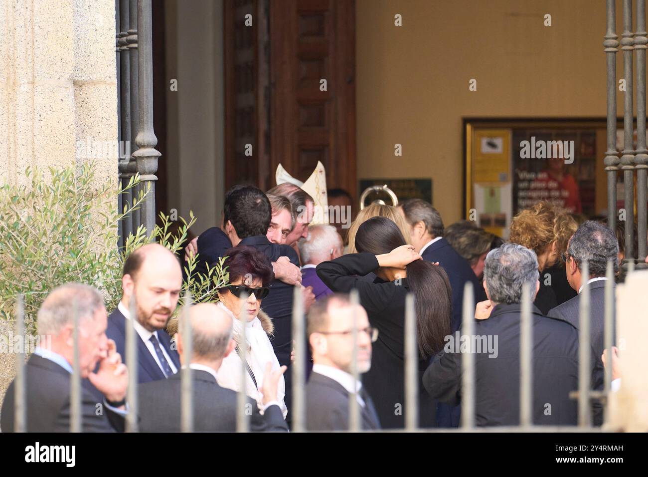 Beltran Gomez-Acebo, Principessa Elena de Borbon, Felipe Juan Froilan de Marichalar Borbon, Victoria Federica de Marichalar Borbon partecipa al tributo di messa per Fernando Gomez-Acebo a Madrid presso la chiesa cattedrale delle forze Armate l'8 aprile 2024 a Madrid, Spagna. Foto Stock