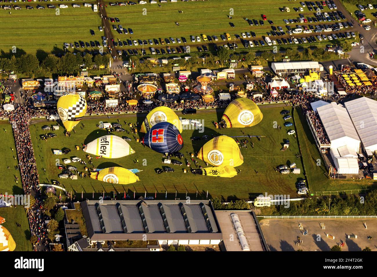 Mongolfiade a Warstein 2017: Mongolfiere al lancio di massa in serata Foto Stock