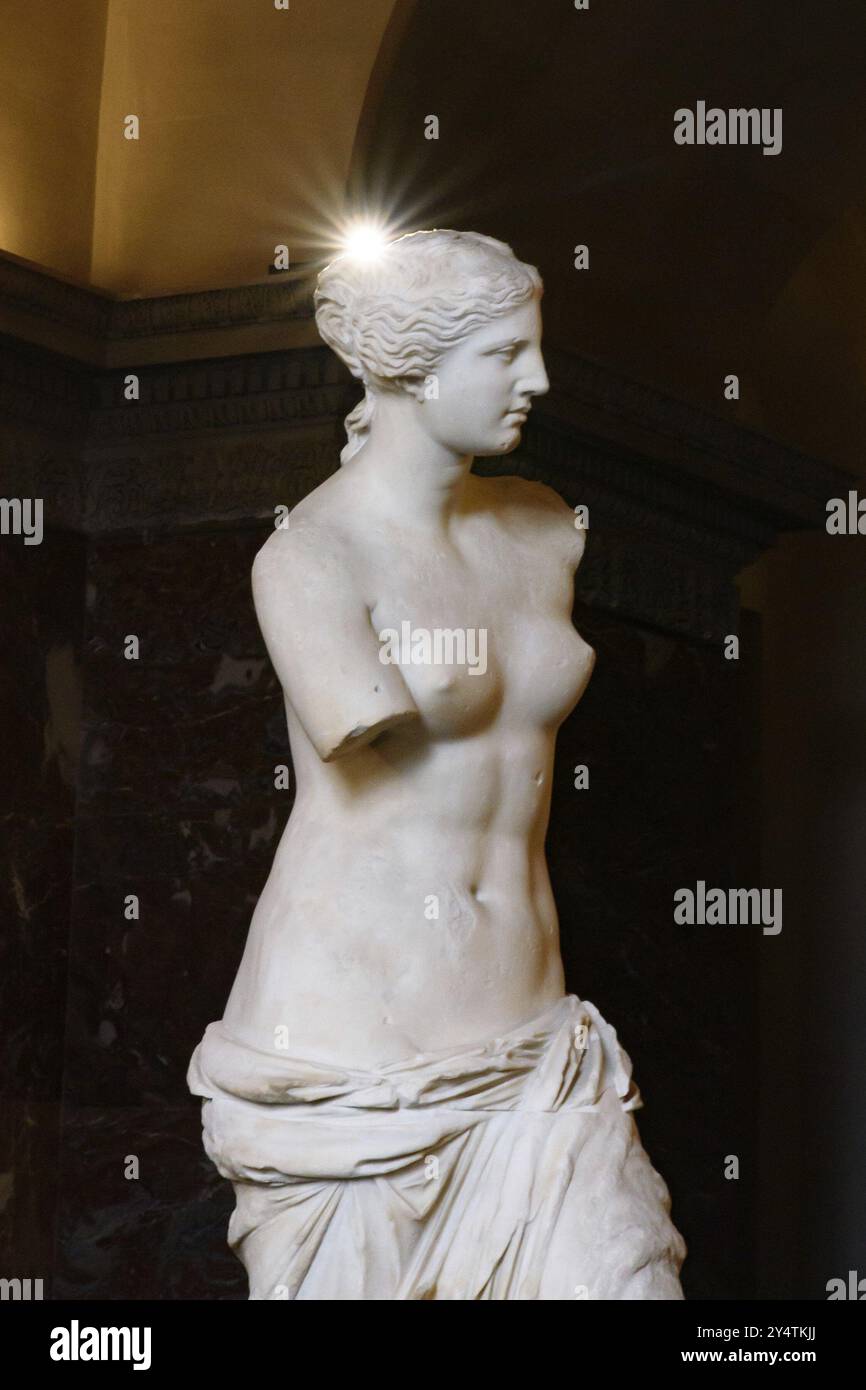 Venere di Milo (Afrodite di Milos), una delle più famose sculture greche antiche, in mostra al Museo del Louvre di Parigi, Francia, Europa Foto Stock