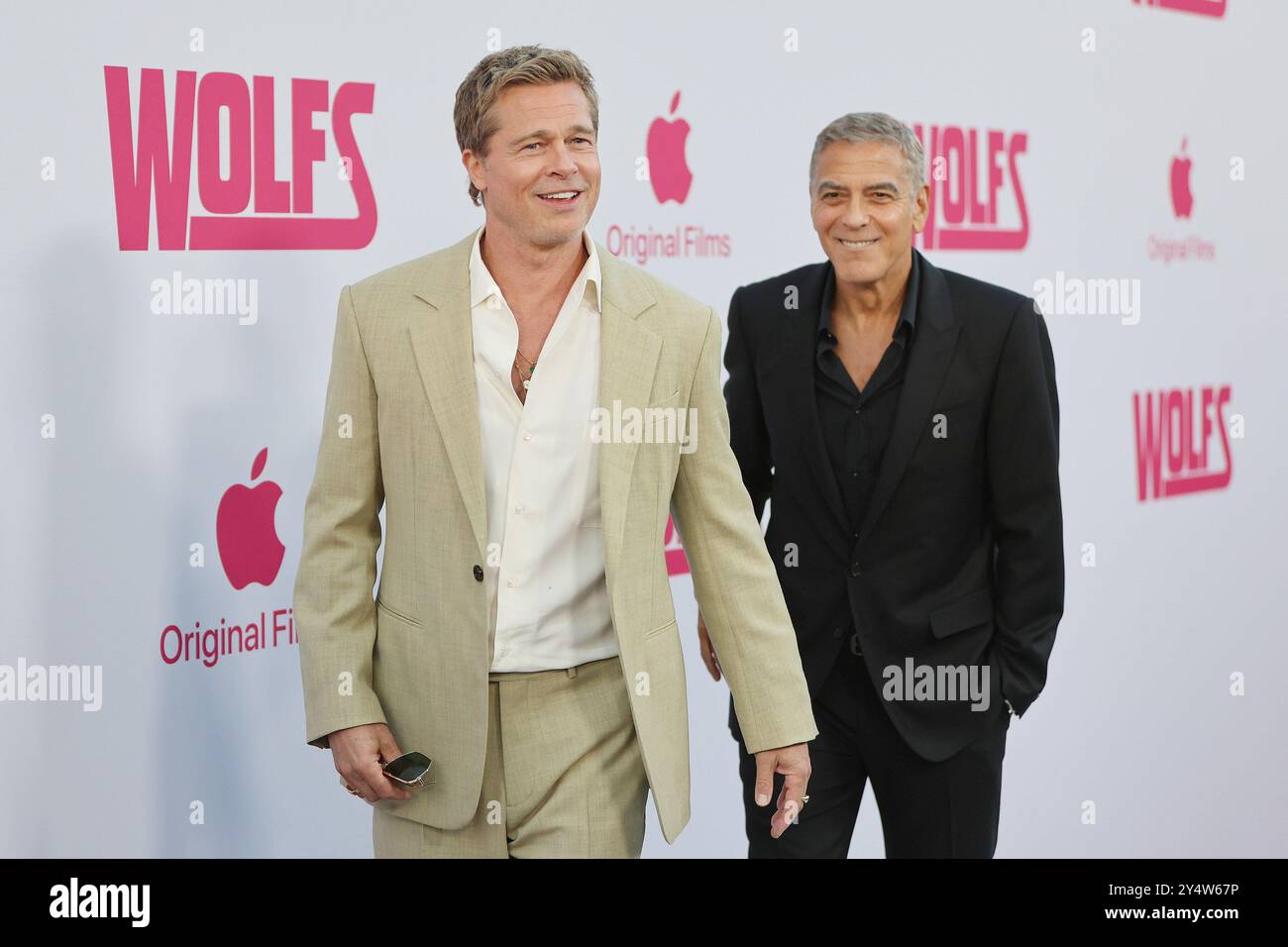 18 settembre 2024, Los Angeles, California, Stati Uniti: Brad Pitt, George Clooney alla premiere di Los Angeles degli Apple Original Film Wolfs al TCL Chinese Theatre IMAX (Credit Image: © Nina Prommer/ZUMA Press Wire) SOLO PER USO EDITORIALE! Non per USO commerciale! Foto Stock