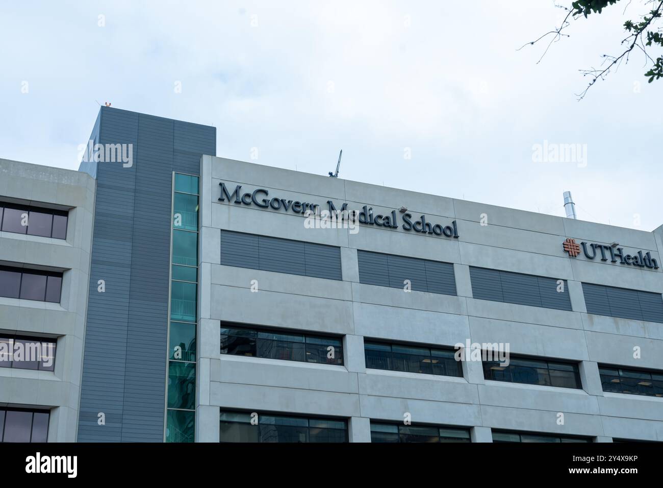 Houston, Texas, USA - 15 aprile 2024: McGovern Medical School presso il Texas Medical Center di Houston, Texas. Foto Stock
