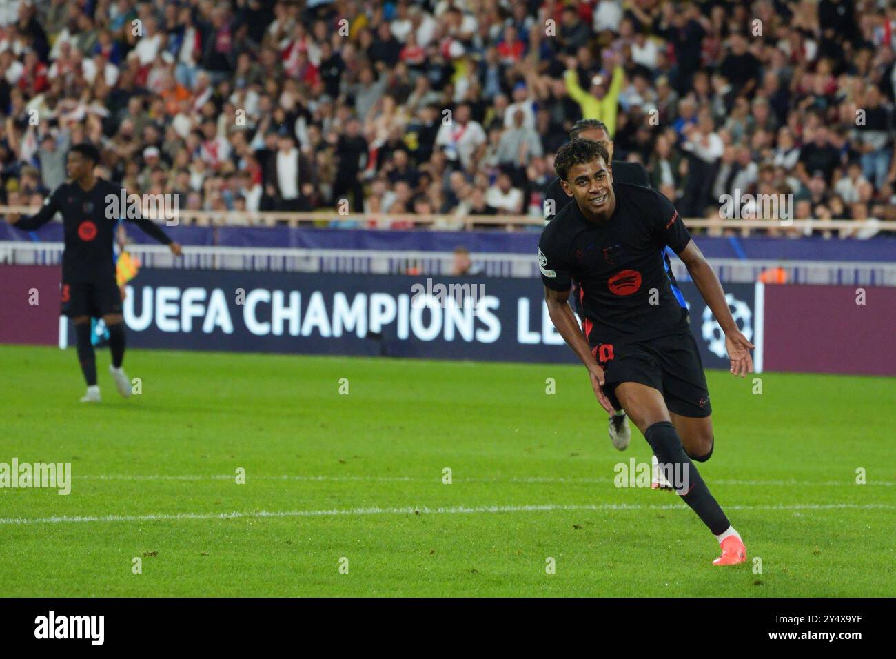 19 settembre 2024; Stadio Louis II, Monaco, Francia, UEFA Champions League calcio, Monaco contro Barcellona; Lamine Yamal di Barcellona festeggia il punteggio di 1-1 al 28° minuto Foto Stock