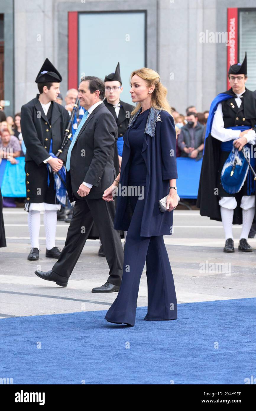 Esther Alcocer Koplowitz arrivo Campoamor Theatre per la cerimonia durante la Principessa delle Asturie Awards 2022 il 28 ottobre 2022 a Oviedo, Spagna. Foto Stock