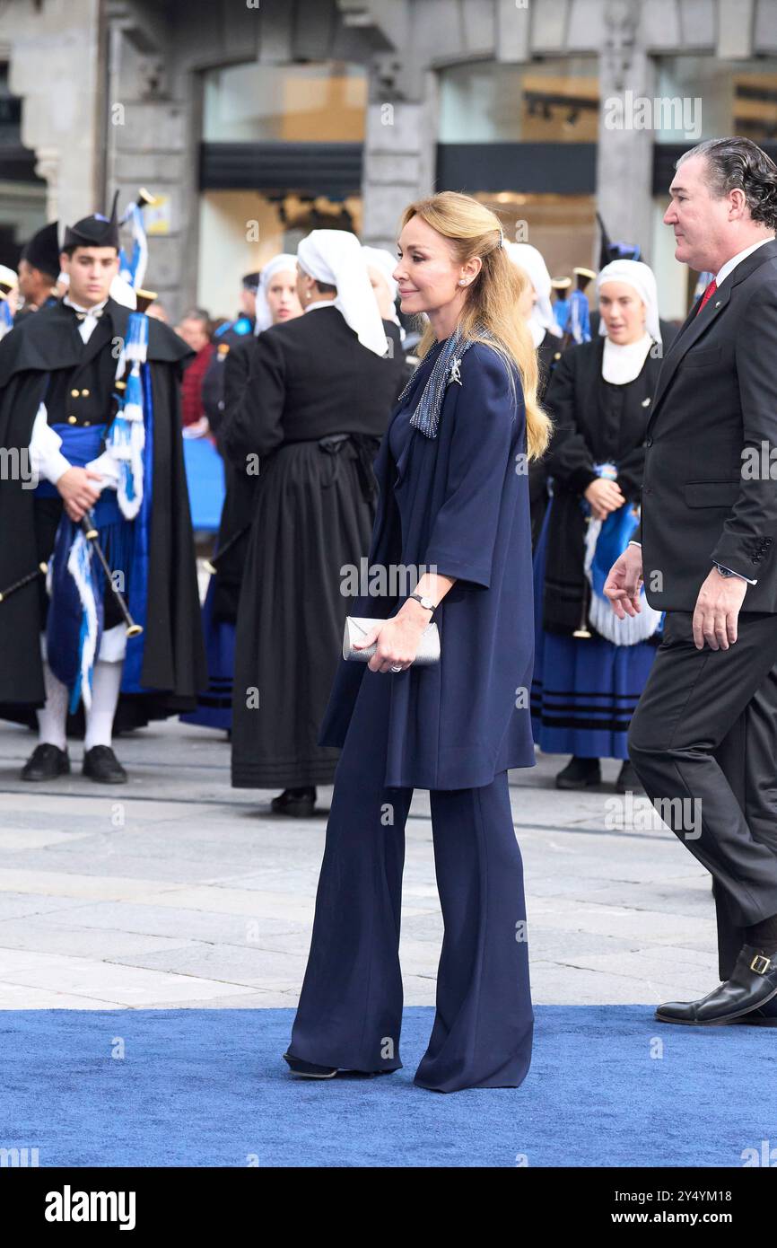 Esther Alcocer Koplowitz arrivo Campoamor Theatre per la cerimonia durante la Principessa delle Asturie Awards 2022 il 28 ottobre 2022 a Oviedo, Spagna. Foto Stock