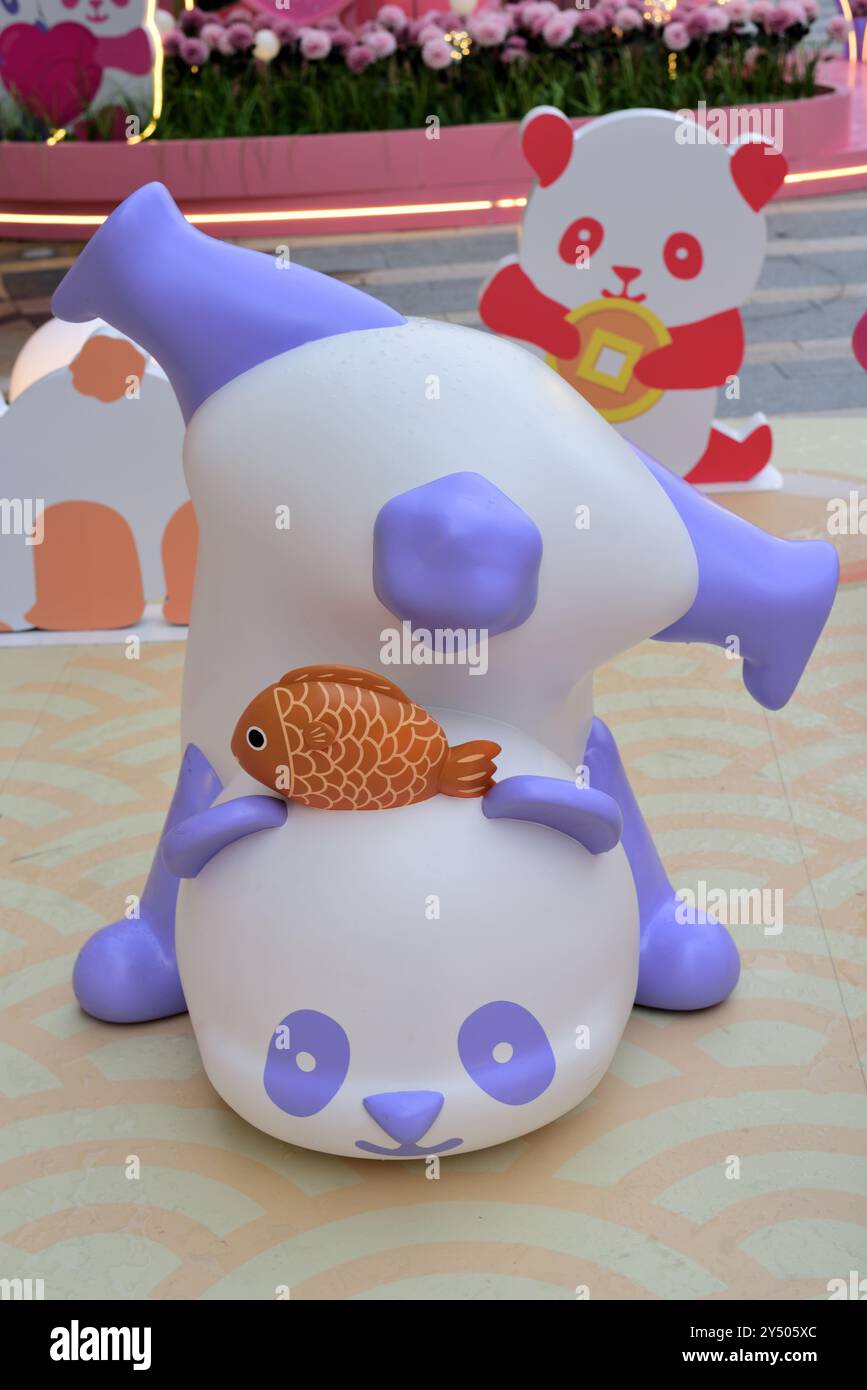 Mostra il modello Panda su un cavalletto Foto Stock