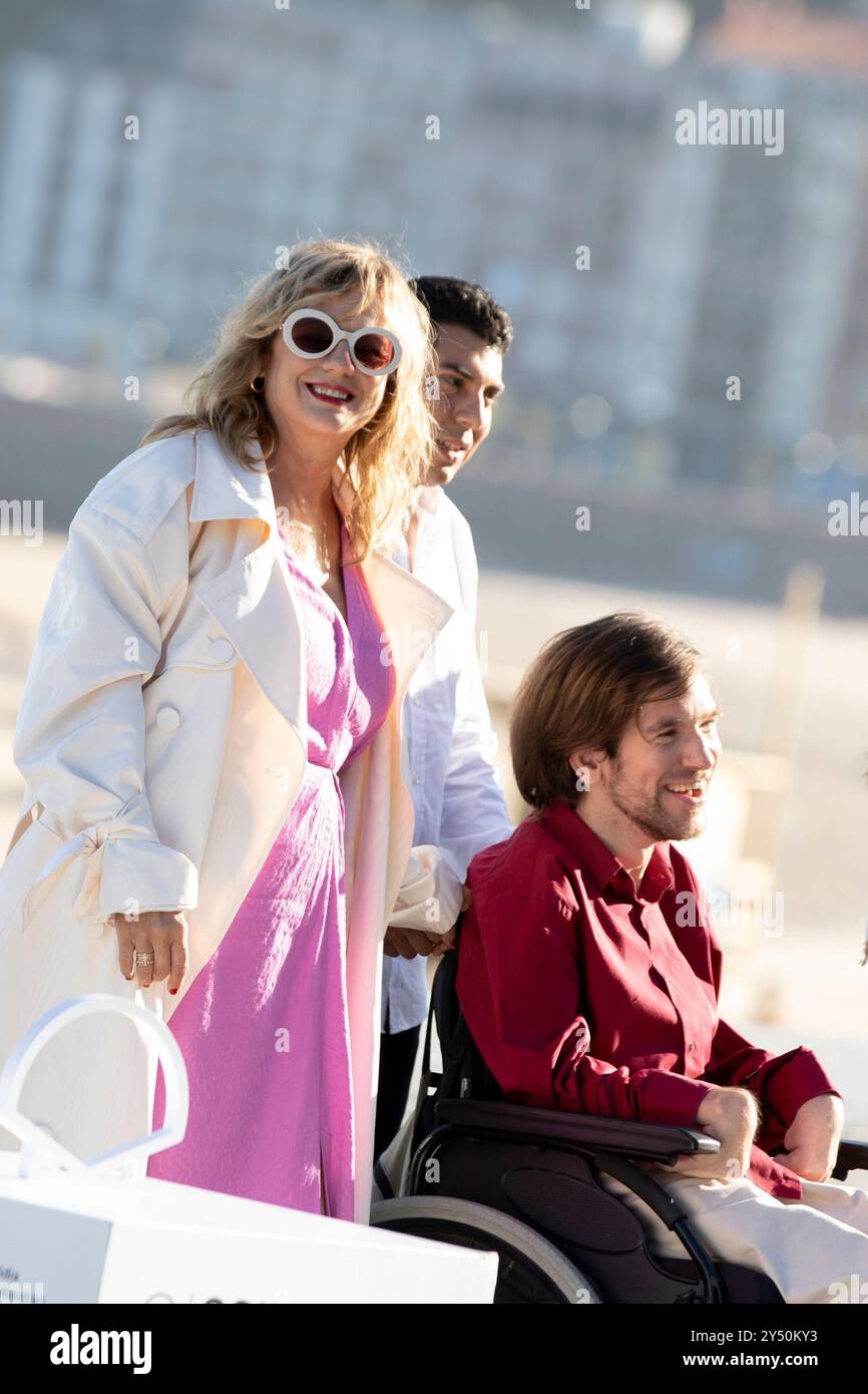 Emma Suarez, il regista Fernando Franco, Valeria Sorolla e Koldo Zuazua hanno partecipato al Photocall "la Consagracion De la Primavera / The Rite of Spring" durante il 70° Festival Internazionale del Cinema di San Sebastian al Palazzo Kursaal il 21 settembre 2022 a Donostia / San Sebastian, Spagna. Foto Stock