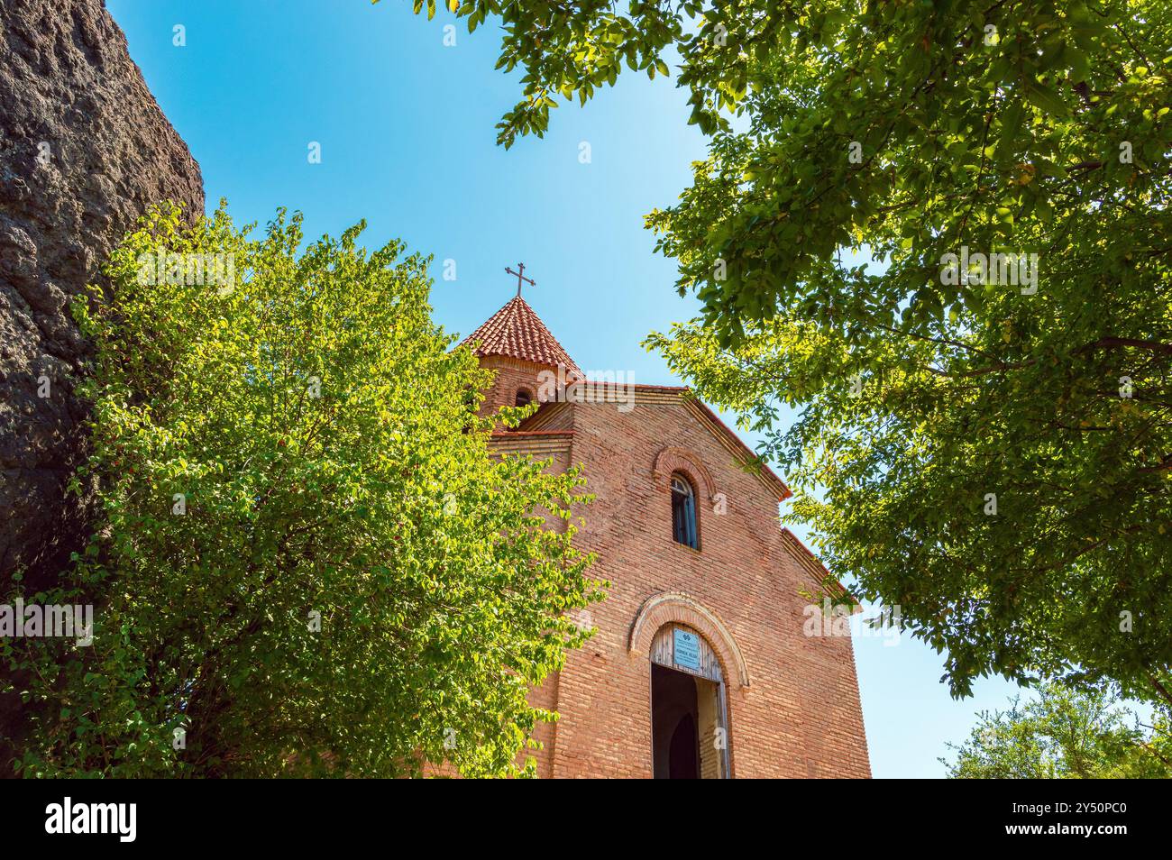 Antica chiesa nella città di Qakh chiamata Kurmukh Chiesa di San Giorgio nel nord dell'Azerbaigian Foto Stock