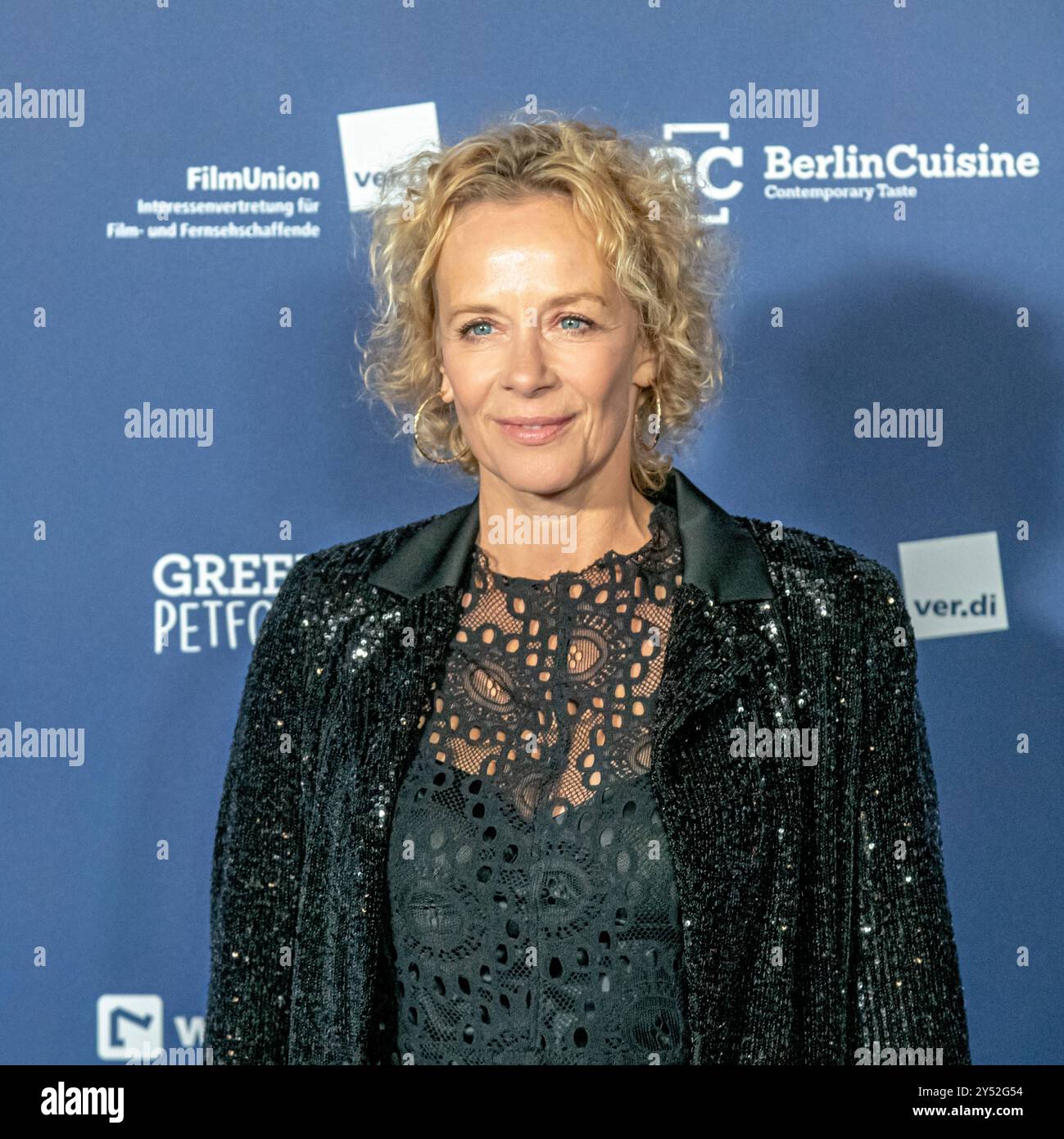 GER, Berlin, Katja Riemann , bei der Verleihung Deutscher Schauspielpreis 2024 im Club Theater Berlin. 13.09.2024 *** GER, Berlin, Katja Riemann , alla cerimonia di premiazione della recitazione tedesca 2024 al Club Theater Berlin 13 09 2024 Copyright: HMBxMedia/ManfredxBehrens Foto Stock