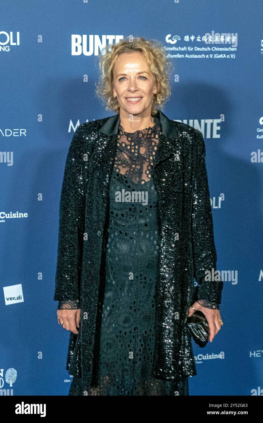 GER, Berlin, Katja Riemann , bei der Verleihung Deutscher Schauspielpreis 2024 im Club Theater Berlin. 13.09.2024 *** GER, Berlin, Katja Riemann , alla cerimonia di premiazione della recitazione tedesca 2024 al Club Theater Berlin 13 09 2024 Copyright: HMBxMedia/ManfredxBehrens Foto Stock