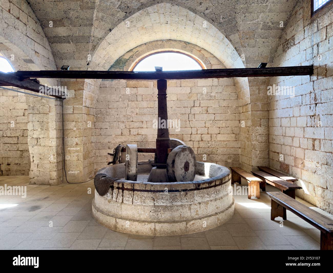 Abbazia di Santa Maria di Cerrate. Lecce. Puglia. Italia. Lo spremiagrumi ipogeo Foto Stock