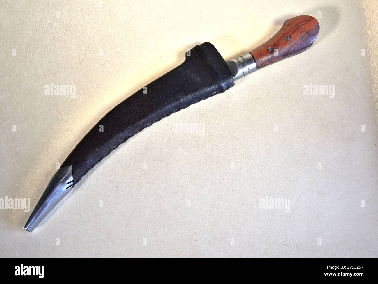 Coltello Sikh kirpan in sciabola Foto Stock