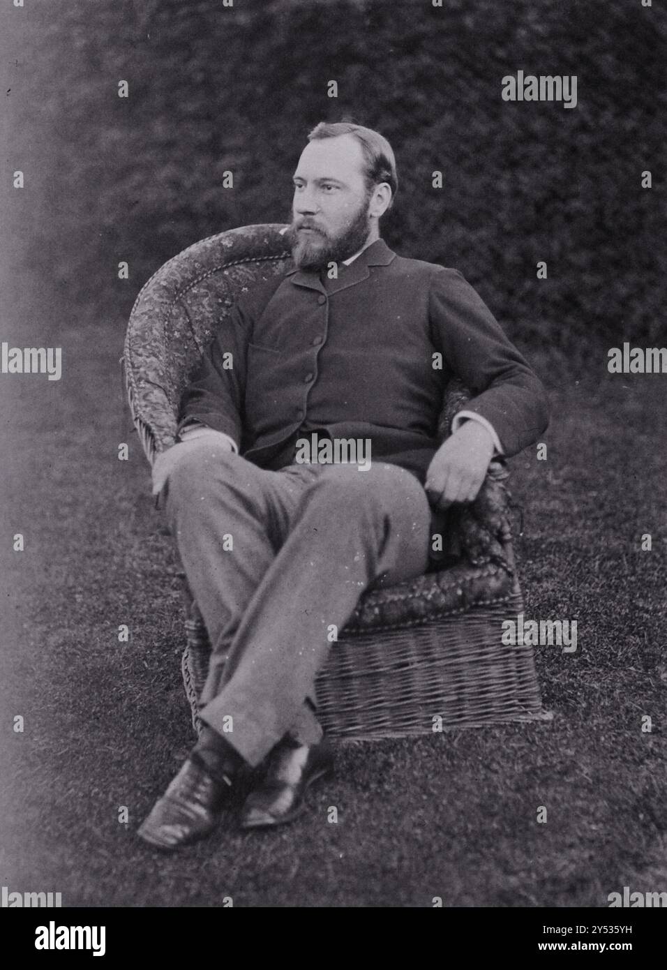 George Dancer Thane. Fotografia, 1880. SIR GEORGE THANE morì il 14 gennaio entro quattro mesi dall'ottantesimo anniversario della sua nascita. È stato associato all'University College di Londra, come studente, dimostratore, professore di anatomia, e professore emerito per più di sessantatré anni. Quando aveva solo vent'anni, e non era ancora qualificato per praticare la medicina, fu scelto dal Prof. George Viner Ellis per l'ufficio di dimostratore di anatomia, e sette anni dopo, al pensionamento di Ellis, Thane fu nominato per succedergli nella cattedra, che occupò per quarantadue anni. Foto Stock