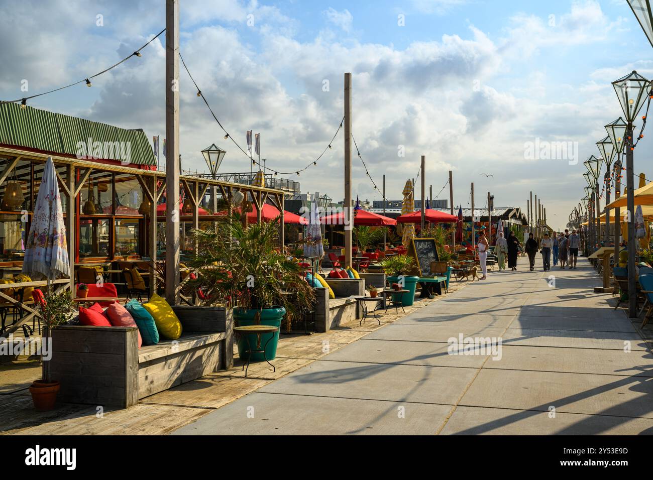 Stabilimenti balneari di Scheveningen in estate, Den Haag, Paesi Bassi Foto Stock