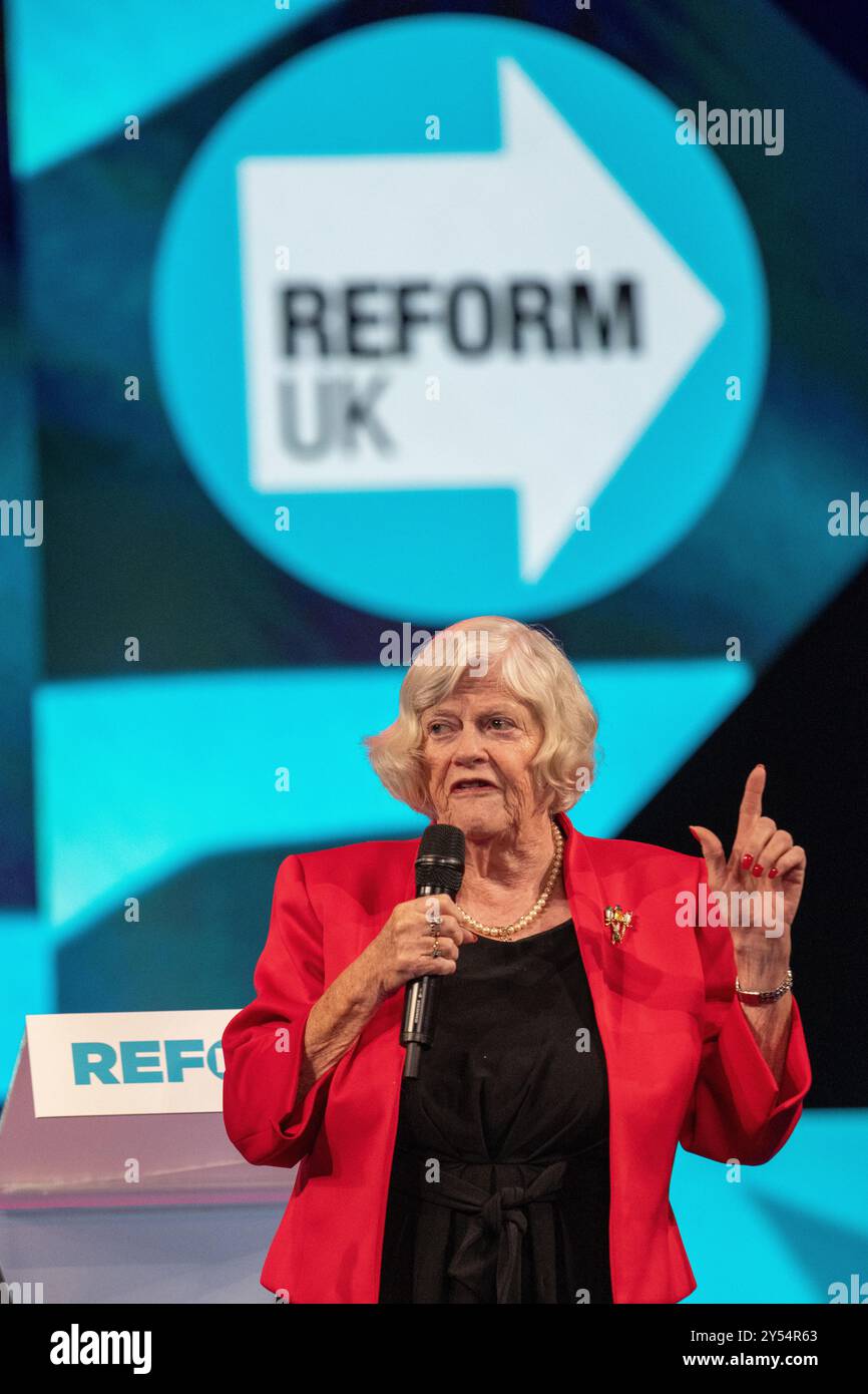 Ann Widdecombe portavoce dell' immigrazione interviene alla CONFERENZA REFORM UK 2024 . Birmingham, NEC. UK Picture garyroberts/worldwidefeatures.com Foto Stock