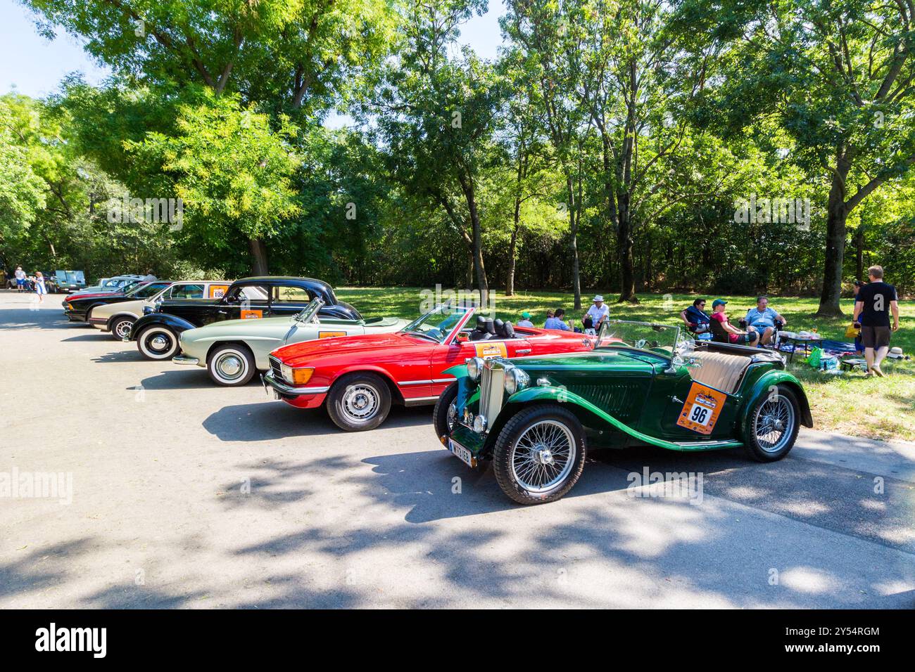 Vienna Classic Days 2024, sfilata di auto d'epoca, Donaupark, Vienna, Austria Foto Stock