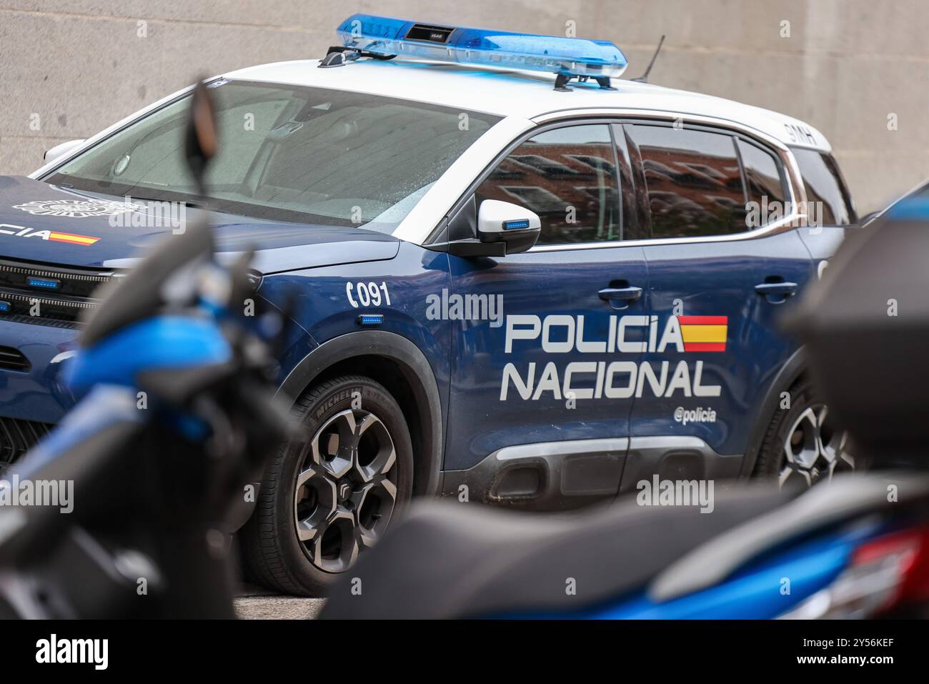 Madrid, Spagna. 20 settembre 2024. Una pattuglia della Policia Nacional è parcheggiata in una strada di Madrid. Crediti: Jan Woitas/dpa/Alamy Live News Foto Stock
