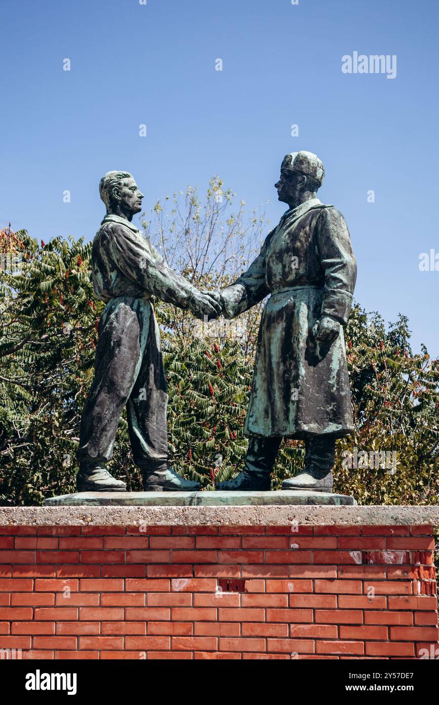 Budapest, Ungheria - 10 agosto 2024: Memoriale dell'amicizia ungherese-sovietica, artista Zsigmond Kisfaludi Strobl, 1956. Parco Memento Foto Stock