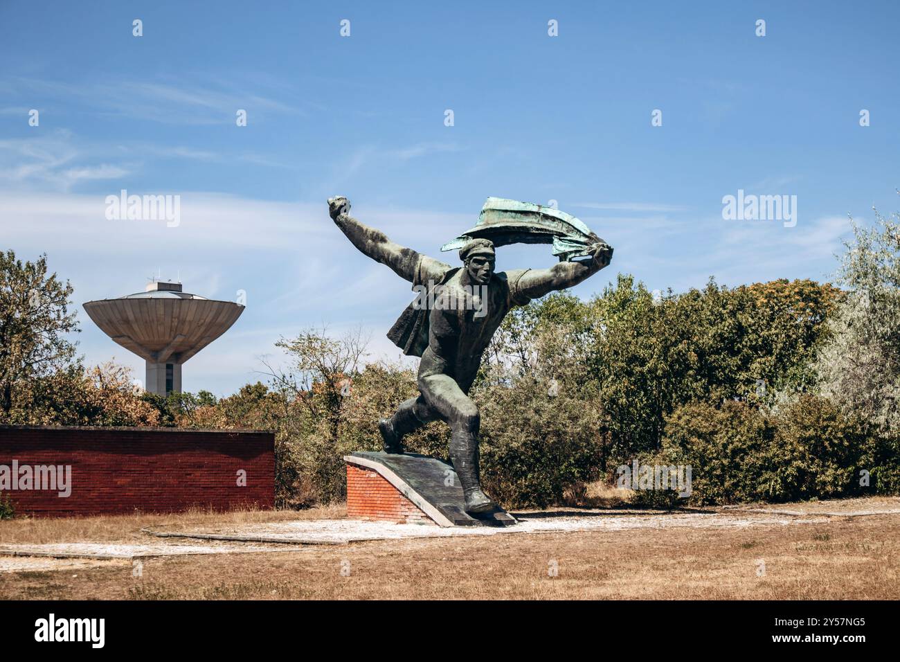 Budapest, Ungheria - 10 agosto 2024: Monumento della Repubblica dei Consigli, artista Istvan Kiss, 1969. Parco dei ricordi. Foto Stock