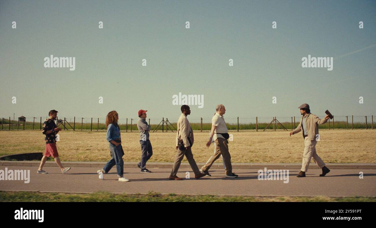 DATA DI RILASCIO: 18 ottobre 2024. TITOLO: Un vero dolore. STUDIO: Immagini in luce di ricerca. DIRETTORE: Jesse Eisenberg. TRAMA: I cugini David e Benji si riuniscono per un tour attraverso la Polonia per onorare la loro amata nonna. L'avventura prende una svolta quando le vecchie tensioni della strana coppia riemergono sullo sfondo della storia della loro famiglia. PROTAGONISTI: KIERAN CULKIN, JENNIFER GREY, JESSE EISENBERG, KURT EGYIAWAN, DAVID ORESKES, WILL SHARPE. (Immagine di credito: © Searchlight Pictures/Entertainment Pictures/ZUMAPRESS.com) SOLO PER USO EDITORIALE! Non per USO commerciale! Foto Stock
