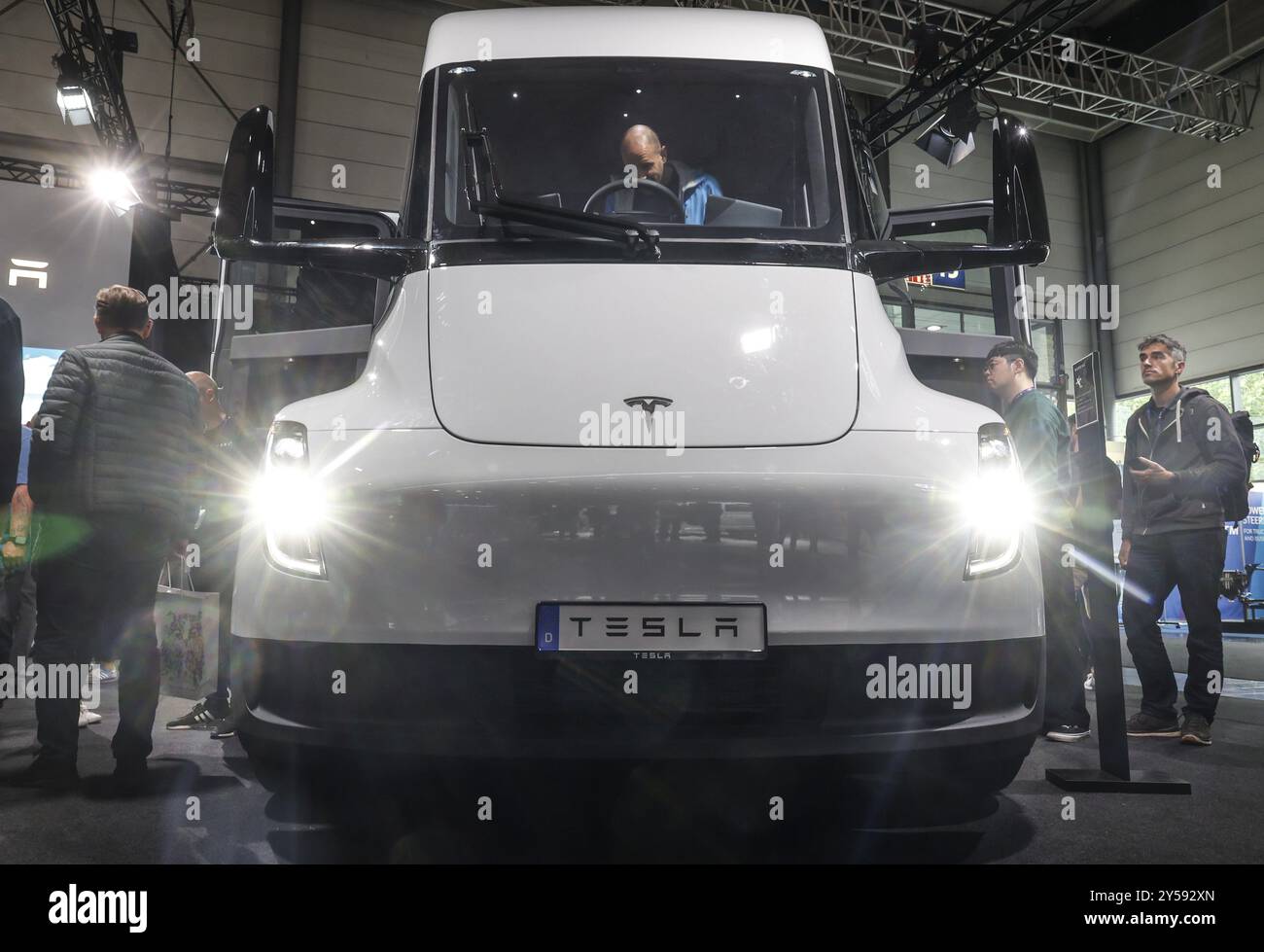 Tesla semi Electric Truck presso lo stand Tesla alla fiera IAA Transportation, Hannover, 18/09/2024, Hannover, bassa Sassonia, Germania, Europa Foto Stock