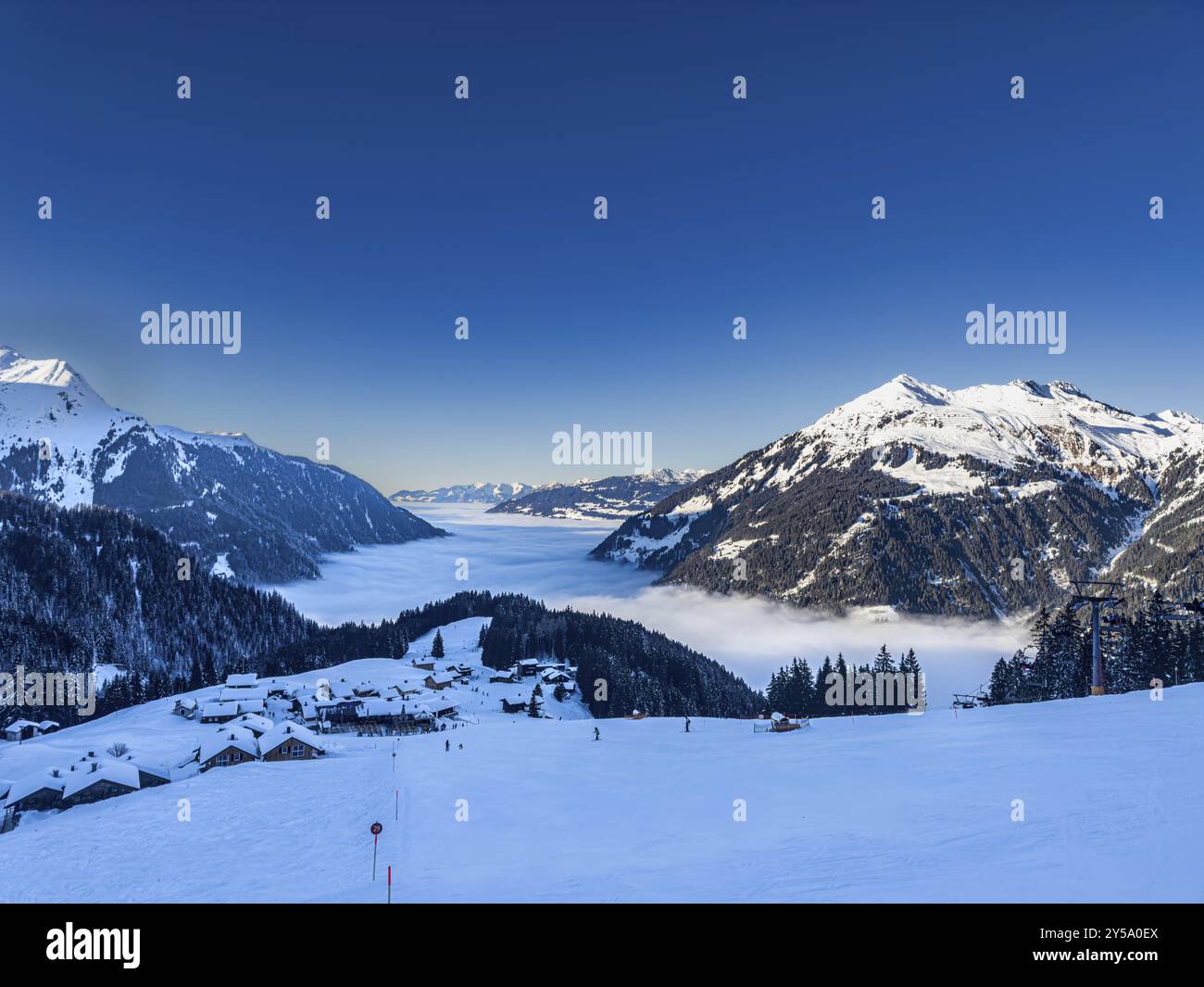 Paesaggio invernale innevato vicino a Garfrescha nel comprensorio sciistico Silvretta Montafon a Vorarlberg, Austria, Europa Foto Stock