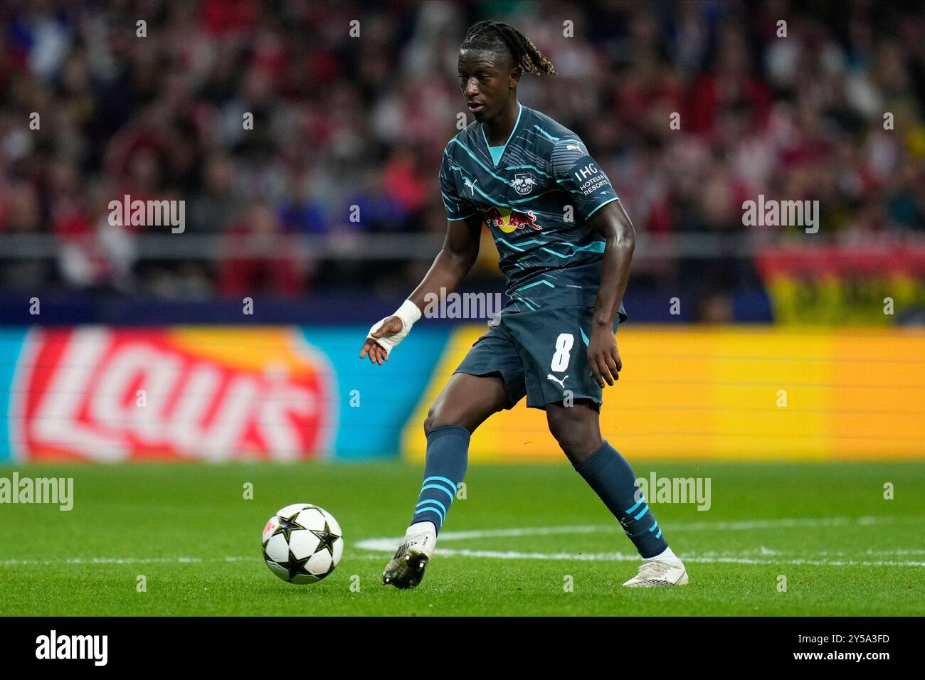 Amadou Haidara dell'RB Leipzig durante la partita di UEFA Champions League tra l'Atletico de Madrid e l'RB Leipzig ha giocato allo stadio Civitas Metropolitano il 19 settembre 2024 a Madrid, Spagna. (Foto di Juan Perez / PRESSINPHOTO) Foto Stock