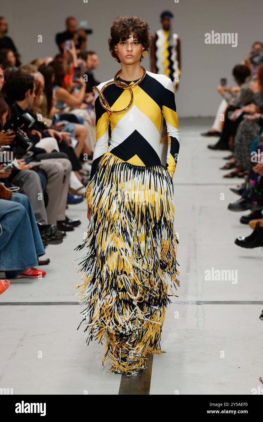 Milano, Italia. 20 settembre 2024. MISSONI Runway Primavera/Estate 2025 durante la settimana della moda di Milano del 2024 settembre - Milano, Italia 20/09/ crediti: dpa/Alamy Live News Foto Stock