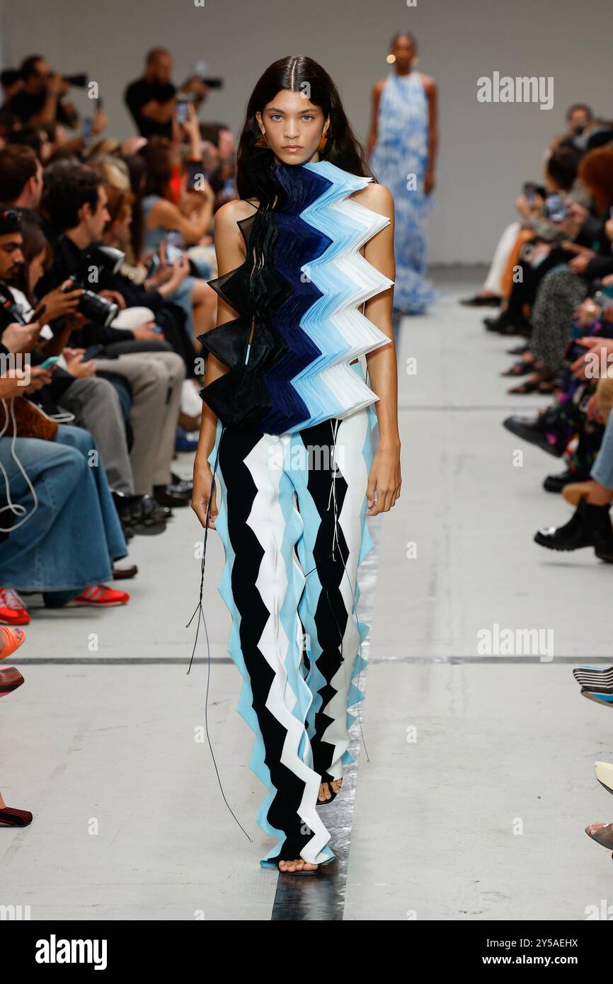 Milano, Italia. 20 settembre 2024. MISSONI Runway Primavera/Estate 2025 durante la settimana della moda di Milano del 2024 settembre - Milano, Italia 20/09/ crediti: dpa/Alamy Live News Foto Stock