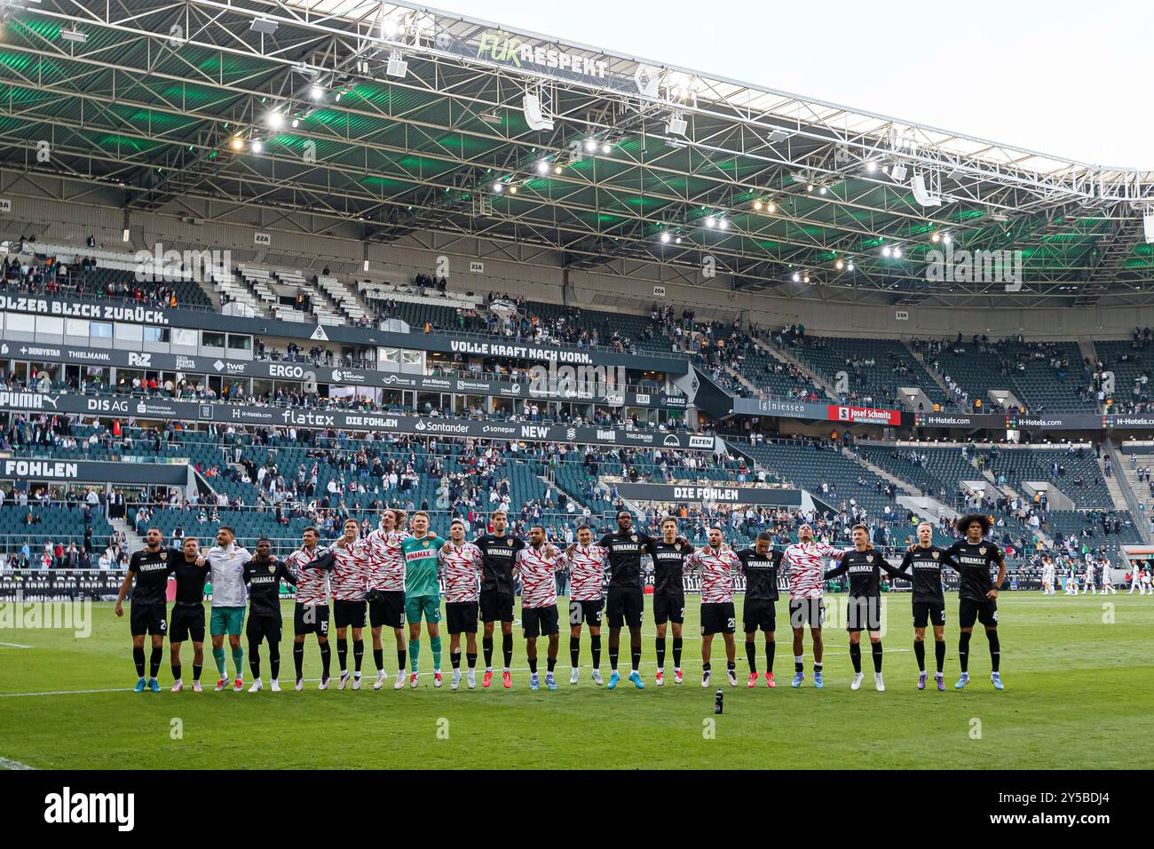 Firo : 14.09.2024, calcio, 1. Campionato, 1. Bundesliga, Borussia Monchengladbach - VfB Stuttgart la squadra della VfB Stoccarda finale esultazione, emozione, tifo, Foto Stock