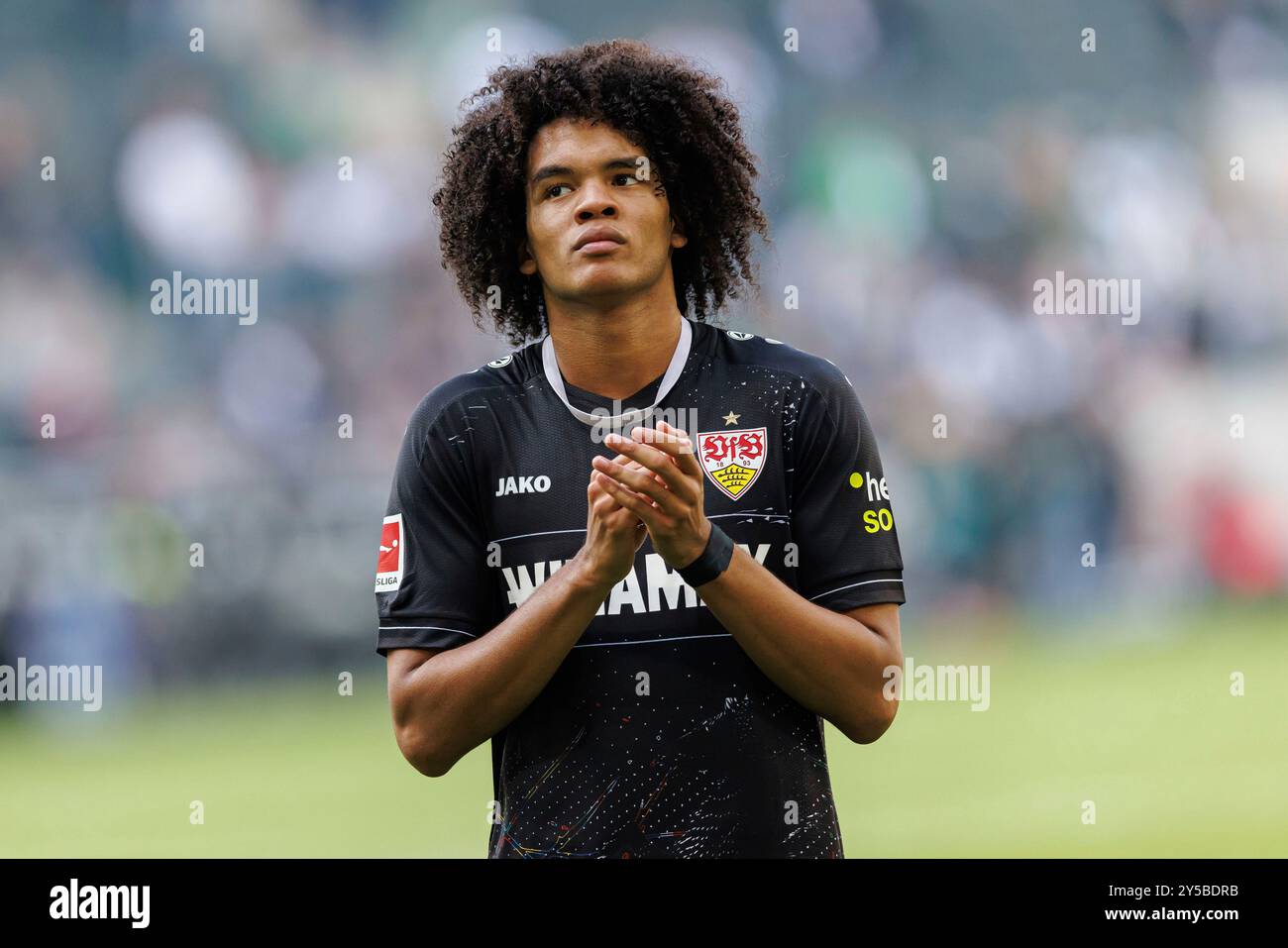 Firo : 14.09.2024, calcio, 1. Campionato, 1. Bundesliga, Borussia Monchengladbach - VfB Stuttgart Anrie Chase (VfB Stuttgart) applausi, applausi, applausi, applausi, applausi, applausi, applausi, applausi, applausi, Foto Stock