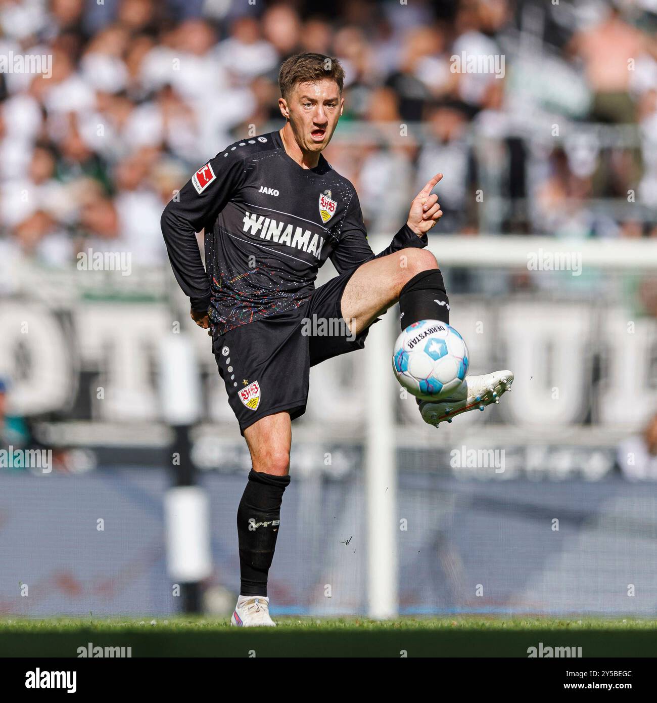 Firo : 14.09.2024, calcio, 1. Campionato, 1. Bundesliga, Borussia Monchengladbach - VfB Stoccarda Angelo Stiller (VfB Stoccarda) azione individuale, figura intera, Foto Stock