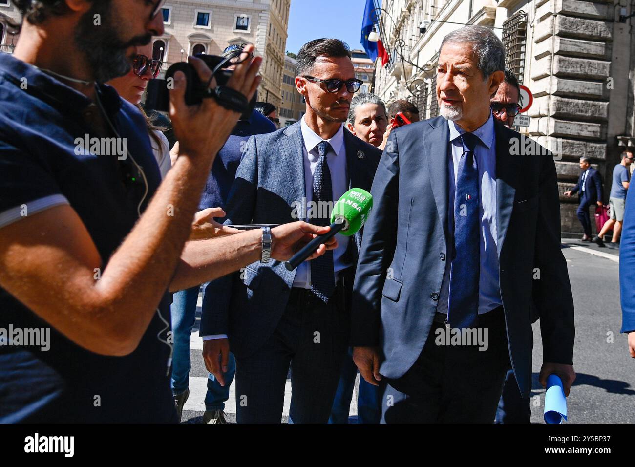 Nello Musumeci Ministro con delega per la protezione civile in occasione del Consiglio dei Ministri sulla dichiarazione dello stato di emergenza per l'alluvione in Emilia Romagna e Marche tenutosi a Palazzo Chigi a Roma, sabato 21 settembre 2024 (foto Mauro Scrobogna/LaPresse) nello Musumeci Ministro con delegazione per la protezione civile in occasione del Consiglio dei Ministri sulla dichiarazione dello stato di emergenza per l'alluvione in Emilia Romagna e Marche tenutosi a Palazzo Chigi a Roma, sabato, 21 settembre 2024 (foto Mauro Scrobogna/LaPresse) Foto Stock