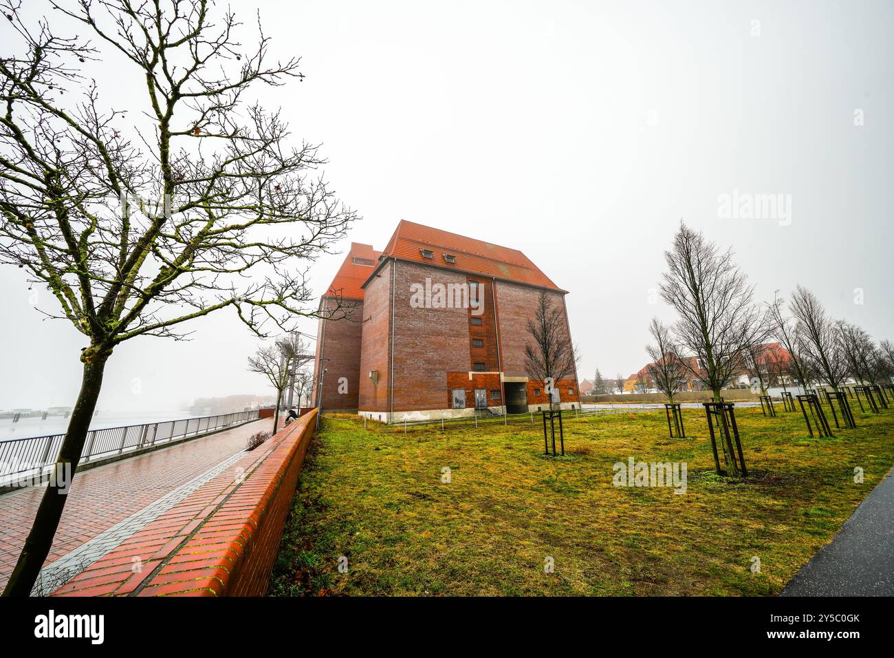 Edifici nel vecchio porto di Wittenberge. Foto Stock