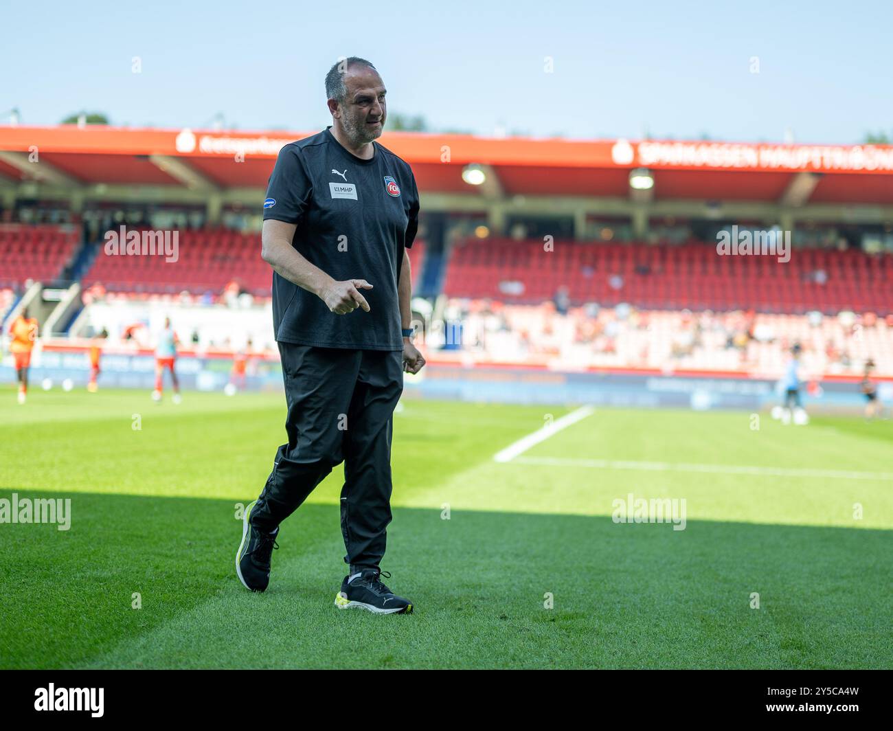 Frank Schmidt (FC Heidenheim, Chef-Trainer), GER, FC Heidenheim vs. SC Freiburg, Fussball, Bundesliga, 4. Spieltag, Spielzeit 2024/2025, 21.09.2024, Eibner-Pressefoto/Sascha Walther Foto Stock