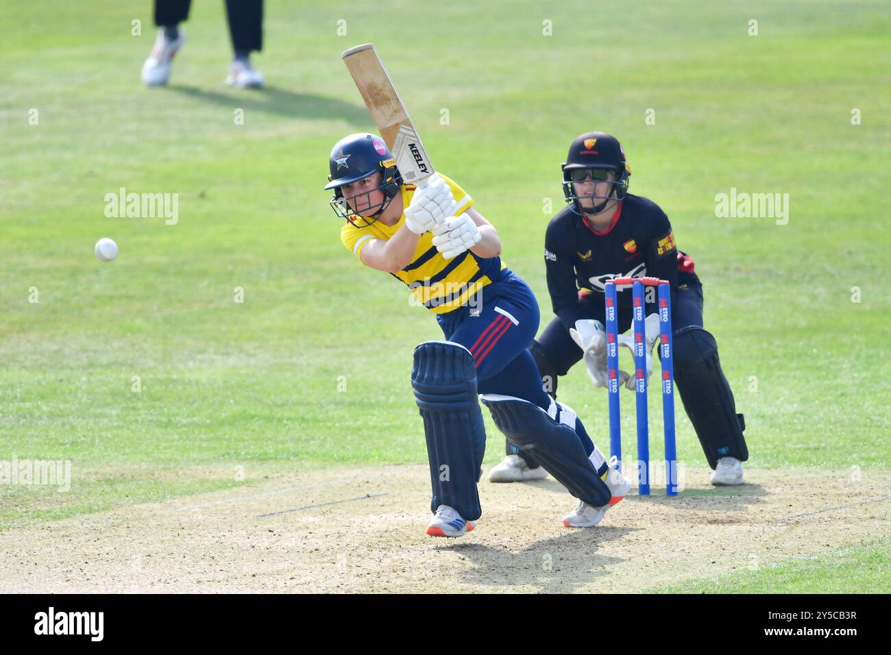 Leicester, Regno Unito. 21 settembre 2024. Phoebe Franklin dei South East Stars batte durante la finale del Rachel Heyhoe-Flint Trophy tra Sunrisers e South East Stars all'Uptonsteel County Ground. Crediti: Dave Vokes/Alamy Live News Foto Stock