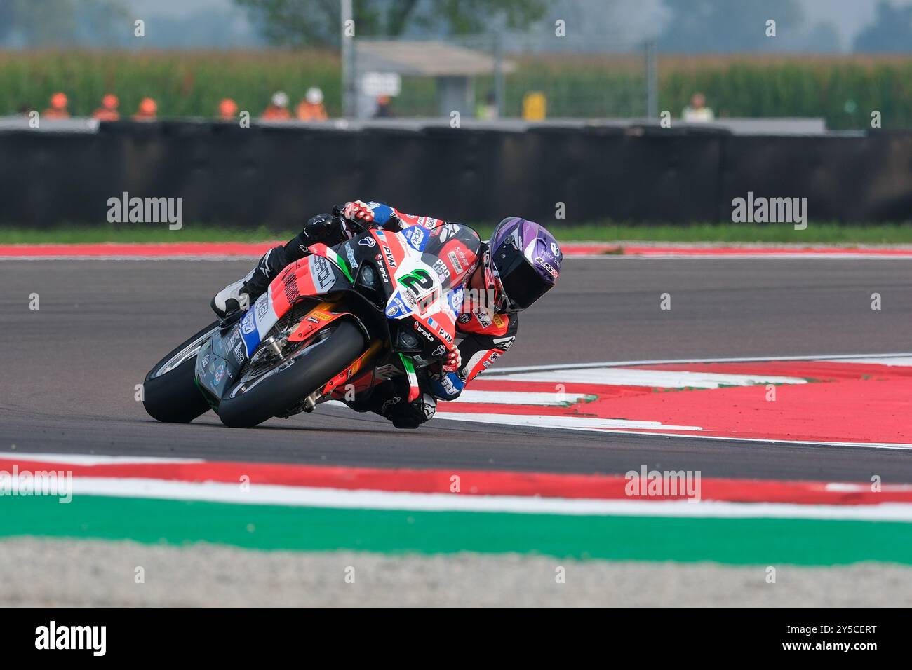 San Martino del Lago, Italia. 21 settembre 2024. (21) Michael Ruben Rinaldi, italiano del Team Motocorsa Racing, cavalca Ducati Panigale V4R in azione durante il Campionato del mondo FIM Motul Superbike - prove libere del Round Italiano Acerbis sul circuito di Cremona a San Martino del Lago il 21 settembre 2024, Cremona, Italia. Crediti: Roberto Tommasini/Alamy Live News Foto Stock