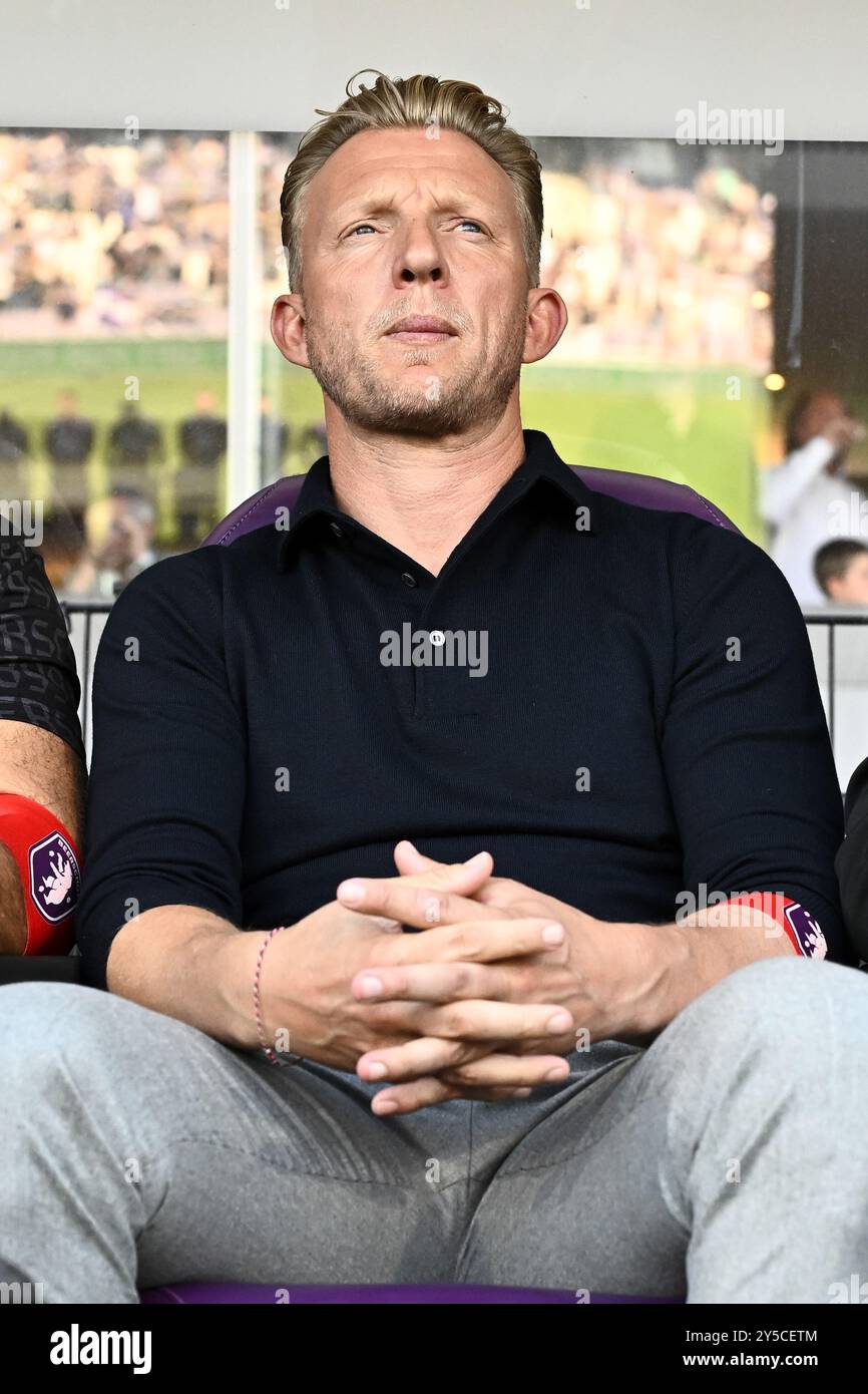 Liegi, Belgio. 21 settembre 2024. Il capo-allenatore del Beerschot Dirk Kuyt, nella foto prima di una partita di calcio tra Beerschot va e Sint-Truiden VV, ad Anversa, l'otto giorno della stagione 2024-2025 della "Jupiler Pro League" prima divisione del campionato belga, sabato 21 settembre 2024. BELGA PHOTO MAARTEN STRAETEMANS credito: Belga News Agency/Alamy Live News Foto Stock