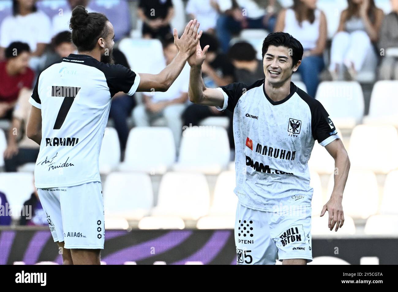 Liegi, Belgio. 21 settembre 2024. Lo STVV Shogo Taniguchi festeggia dopo aver segnato durante una partita di calcio tra Beerschot va e Sint-Truiden VV, ad Anversa, l'otto giorno della stagione 2024-2025 della prima divisione del campionato belga "Jupiler Pro League", sabato 21 settembre 2024. BELGA PHOTO MAARTEN STRAETEMANS credito: Belga News Agency/Alamy Live News Foto Stock
